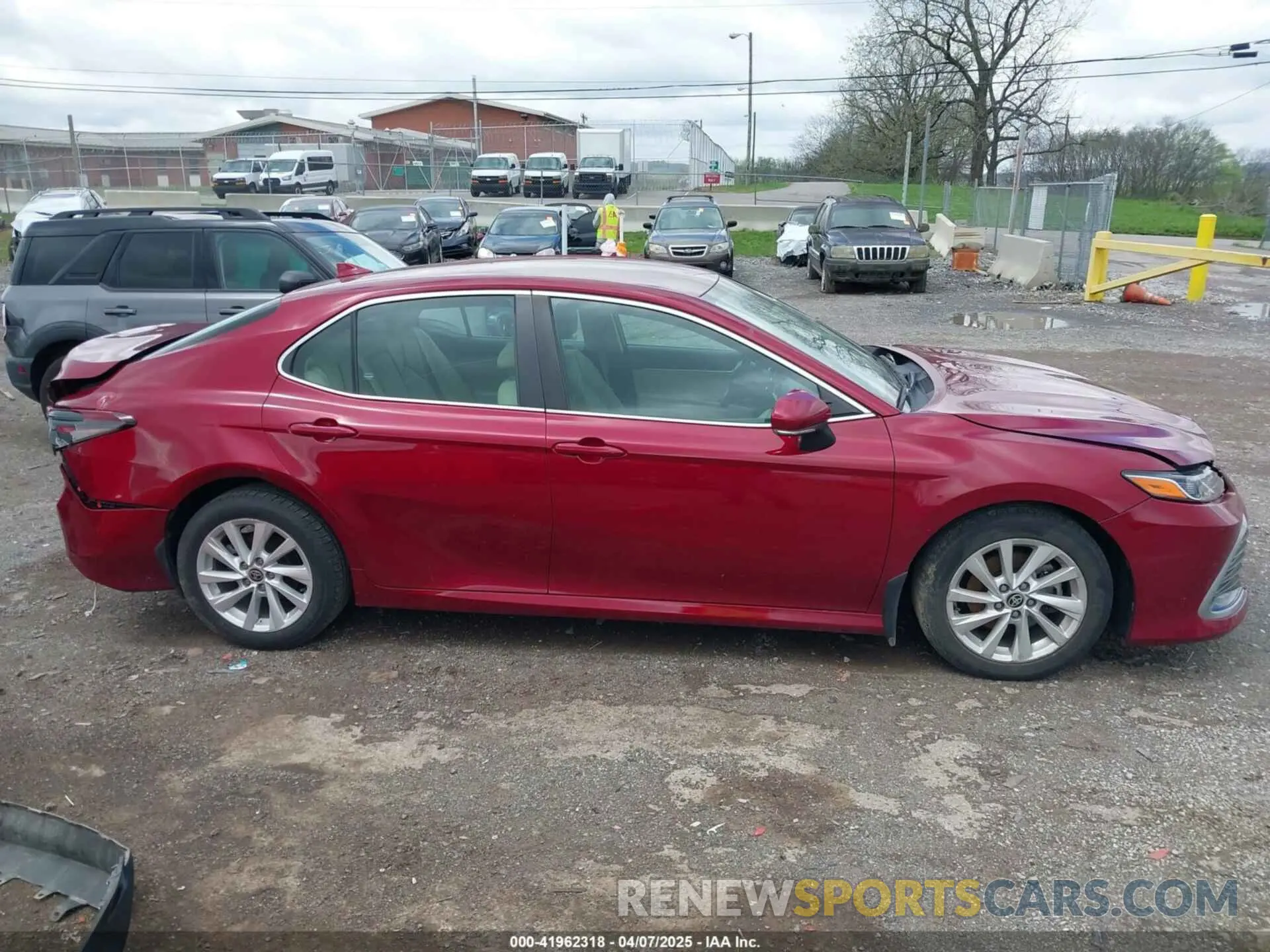 14 fotografías del automóvil dañado 4T1R11AK9NU718605 TOYOTA CAMRY 2022