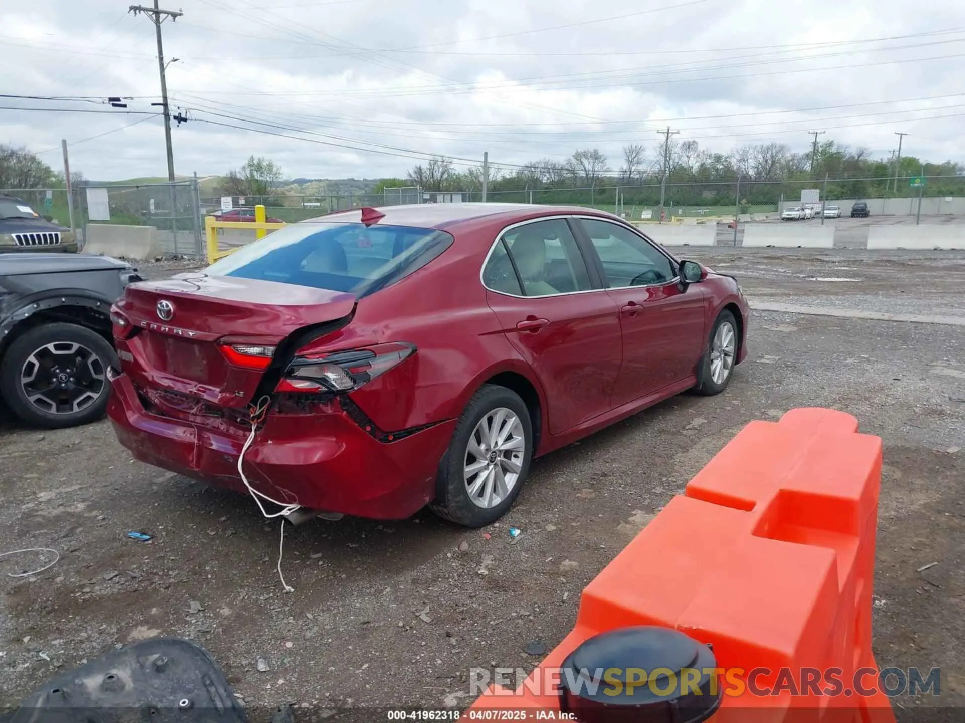 4 fotografías del automóvil dañado 4T1R11AK9NU718605 TOYOTA CAMRY 2022