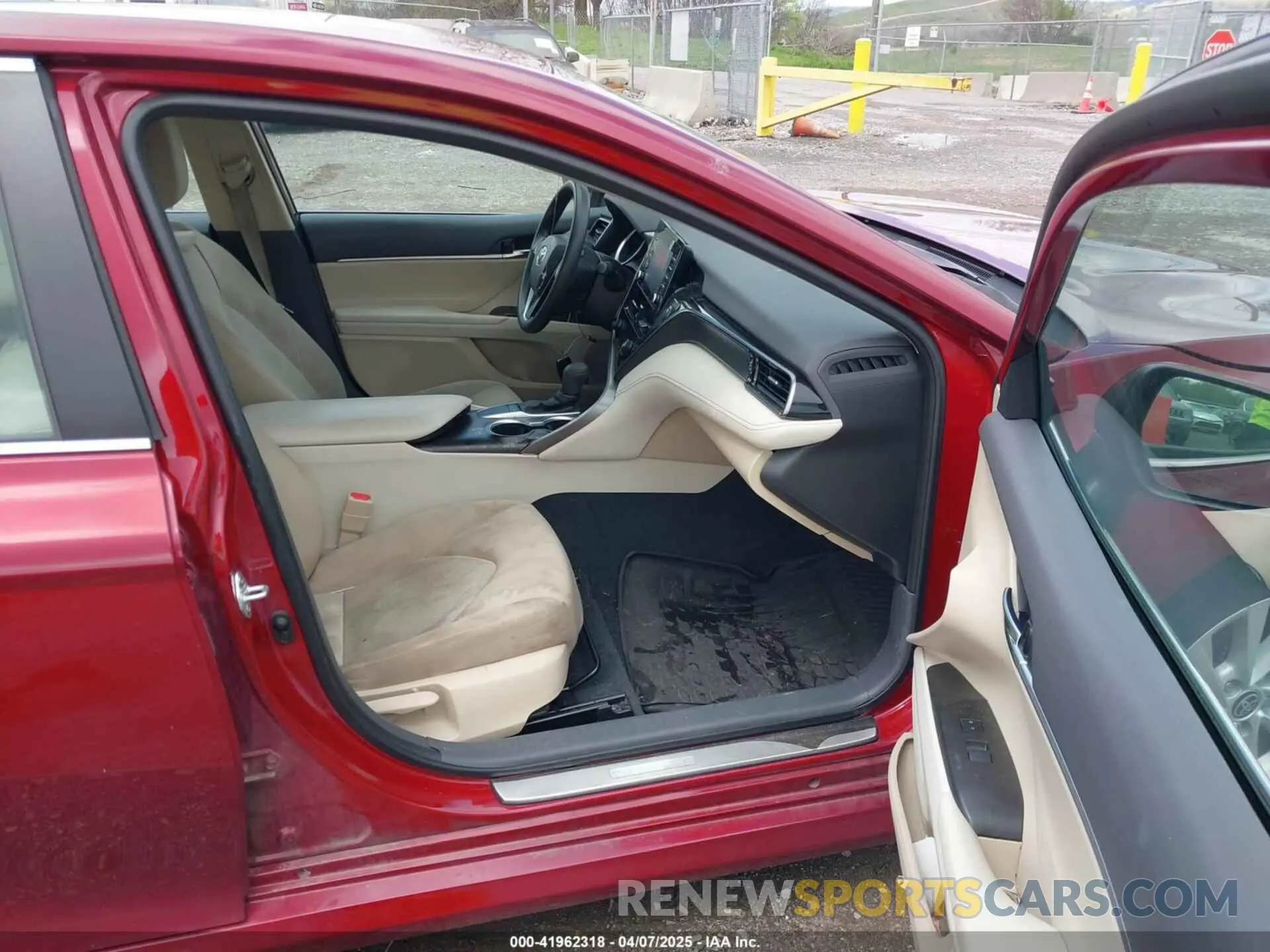 5 fotografías del automóvil dañado 4T1R11AK9NU718605 TOYOTA CAMRY 2022