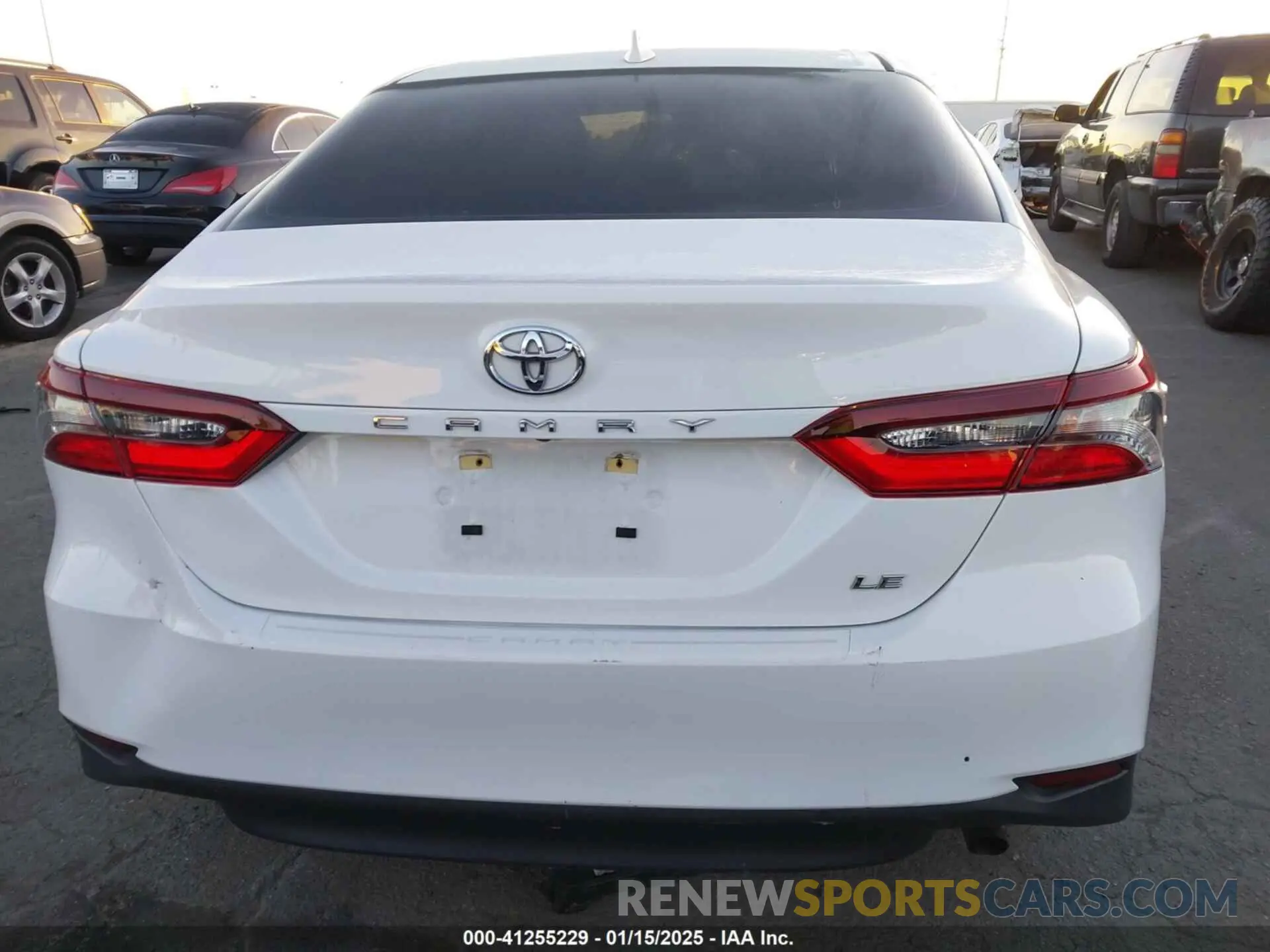 17 fotografías del automóvil dañado 4T1R11AKXNU047476 TOYOTA CAMRY 2022