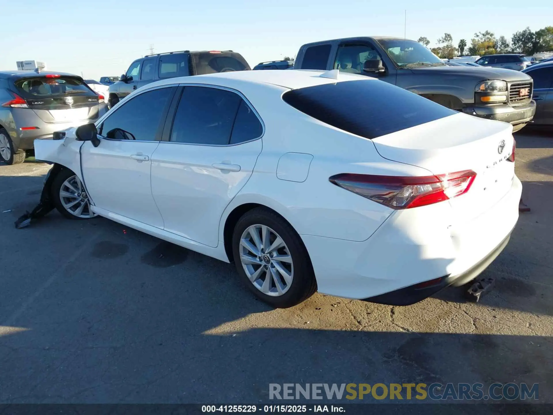 3 fotografías del automóvil dañado 4T1R11AKXNU047476 TOYOTA CAMRY 2022