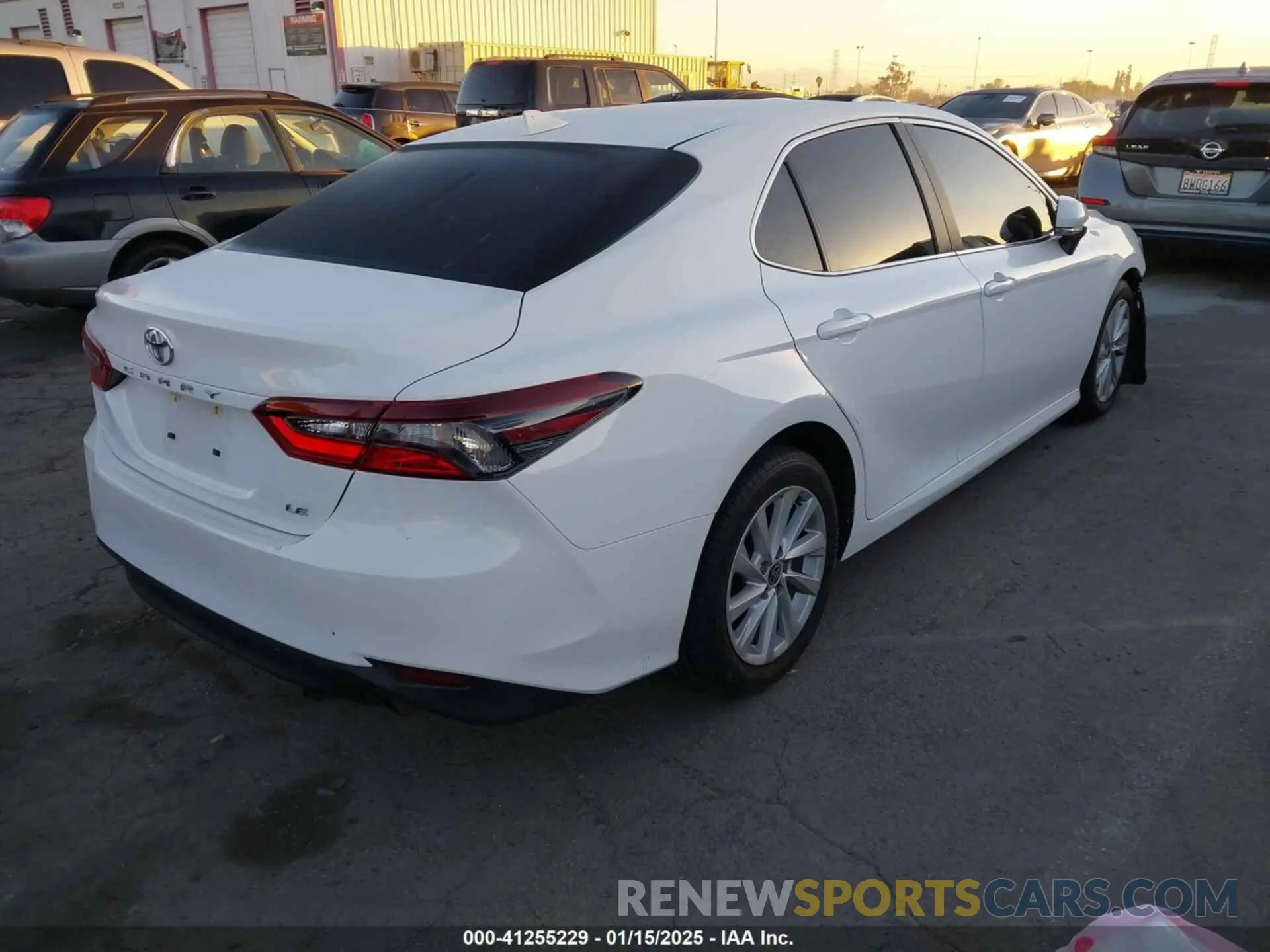 4 fotografías del automóvil dañado 4T1R11AKXNU047476 TOYOTA CAMRY 2022