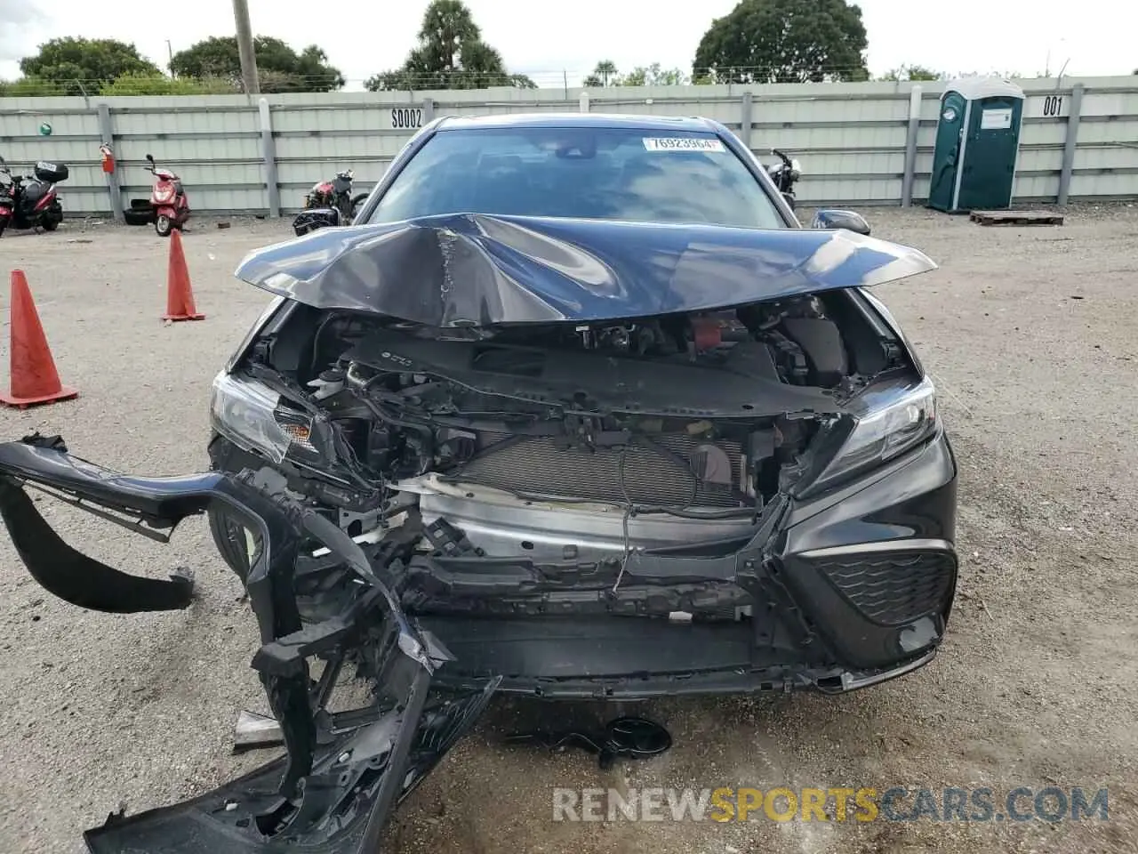 5 fotografías del automóvil dañado 4T1S11AK1NU683236 TOYOTA CAMRY 2022