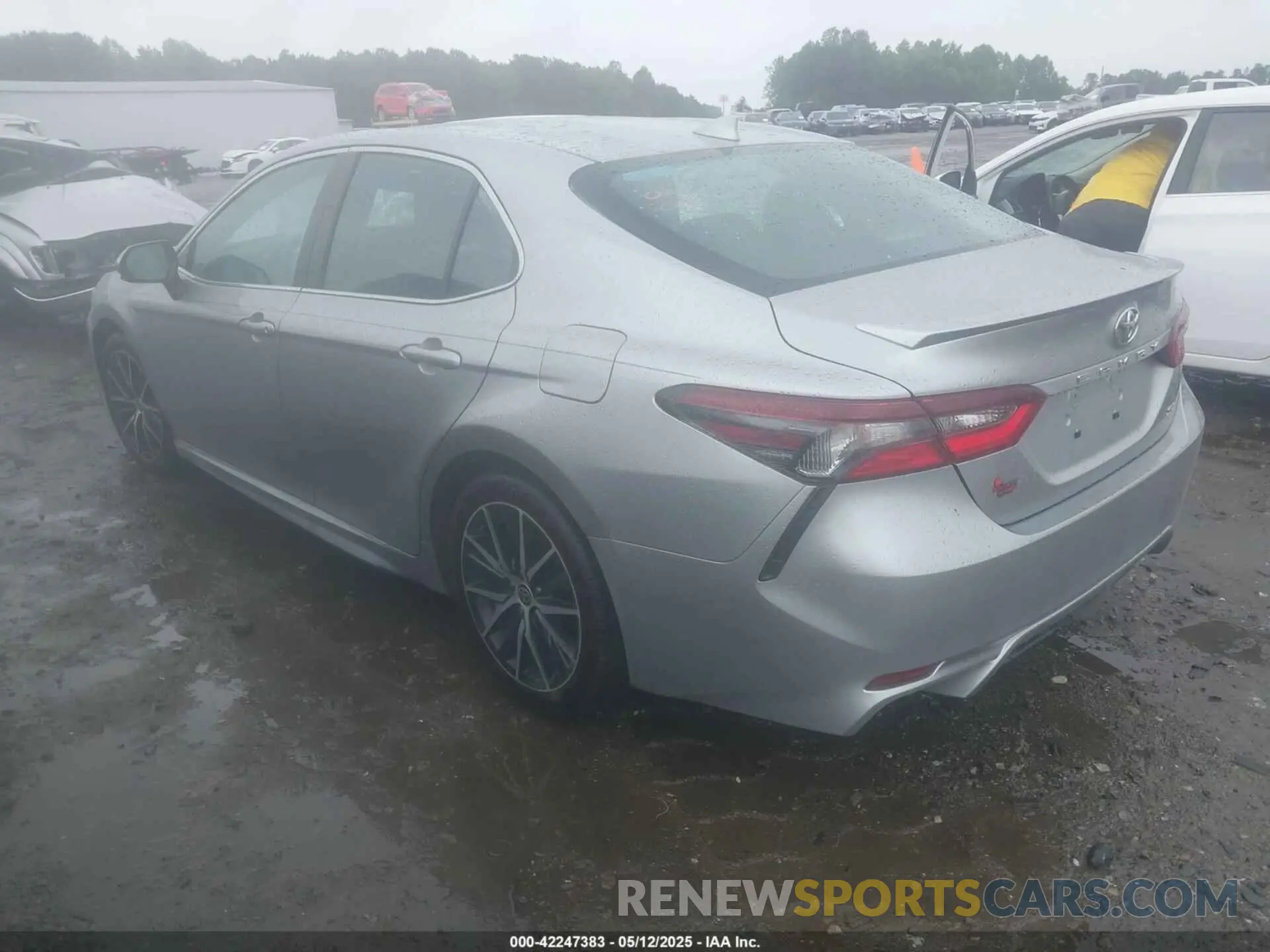 3 fotografías del automóvil dañado 4T1S11AK2NU686730 TOYOTA CAMRY 2022
