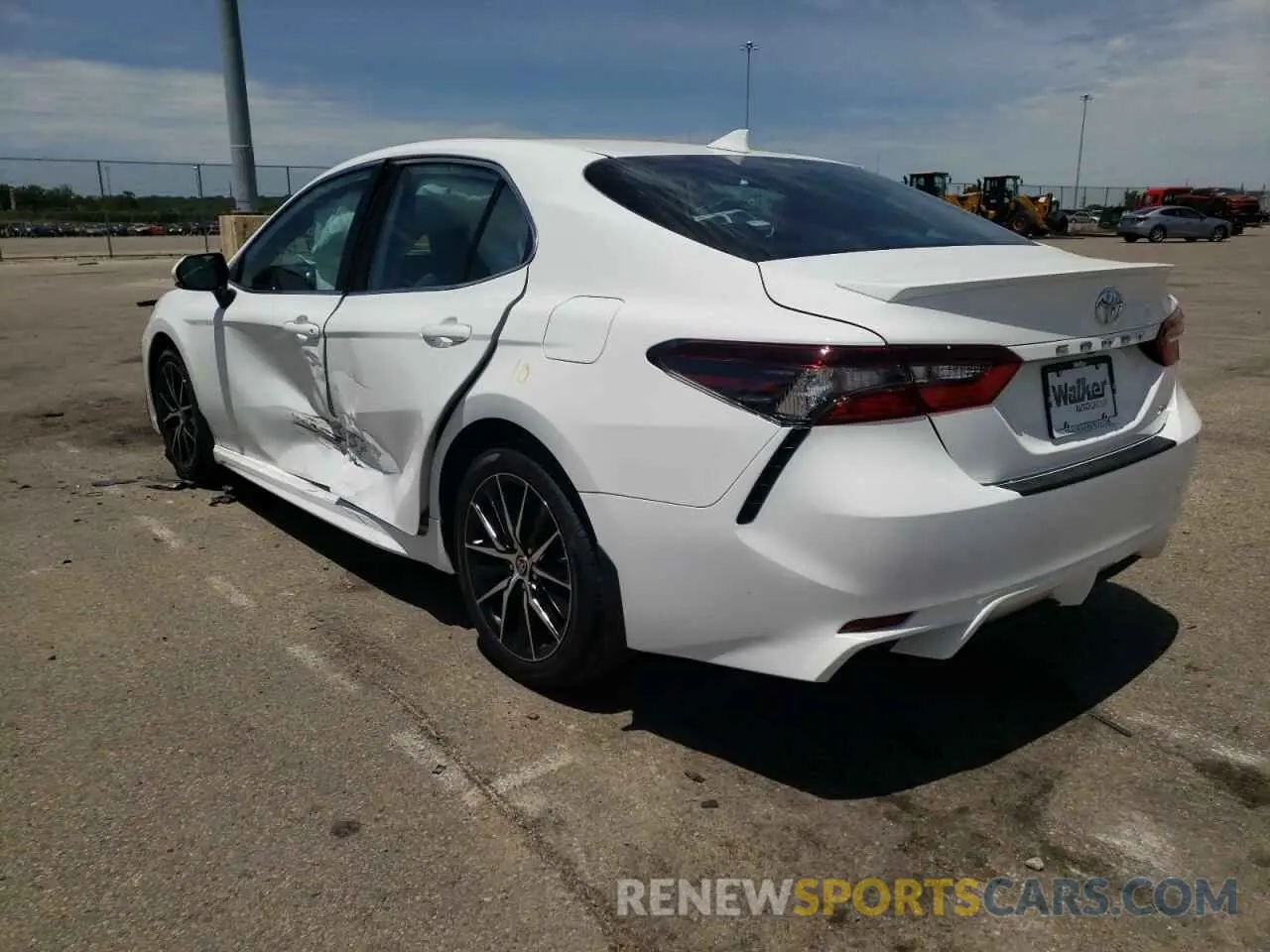 3 fotografías del automóvil dañado 4T1S11AK4NU051170 TOYOTA CAMRY 2022