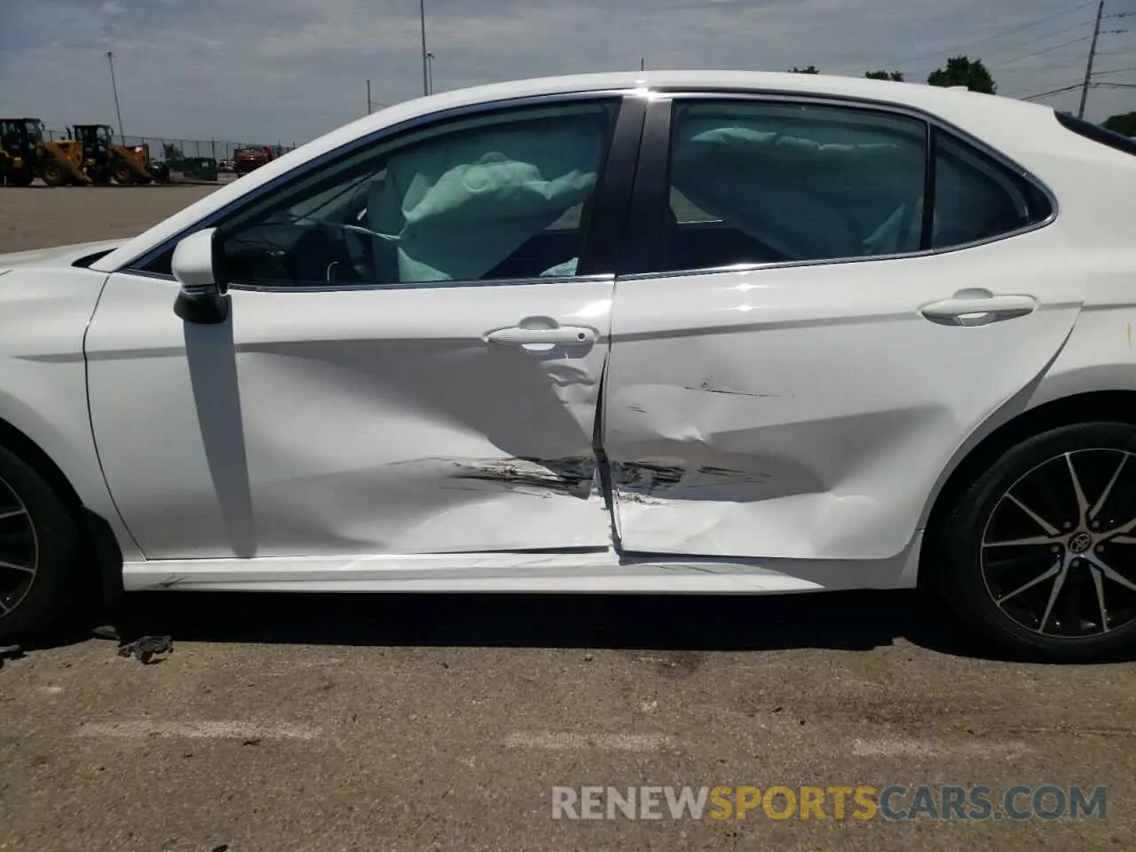 9 fotografías del automóvil dañado 4T1S11AK4NU051170 TOYOTA CAMRY 2022