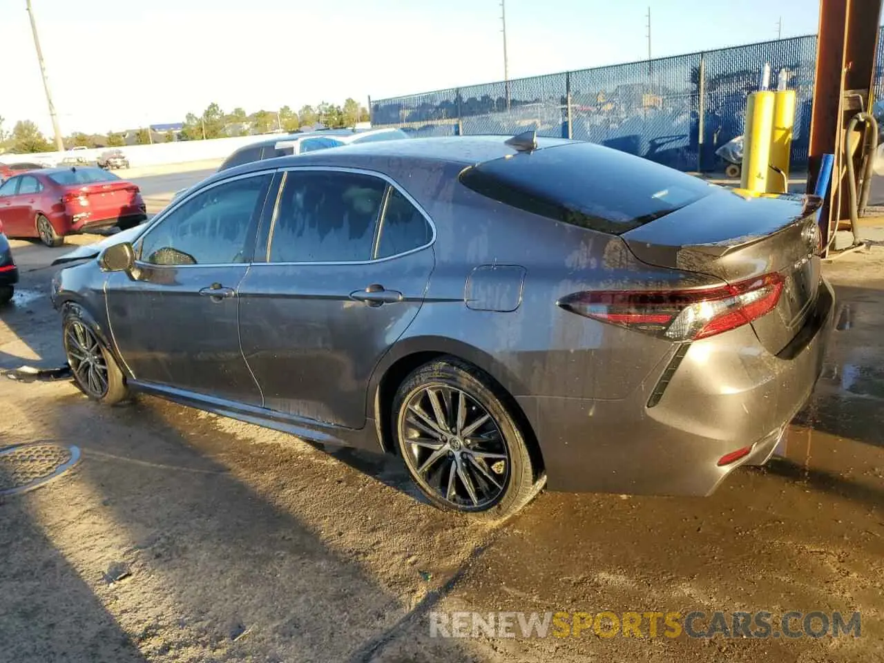 2 fotografías del automóvil dañado 4T1S11AK6NU049291 TOYOTA CAMRY 2022