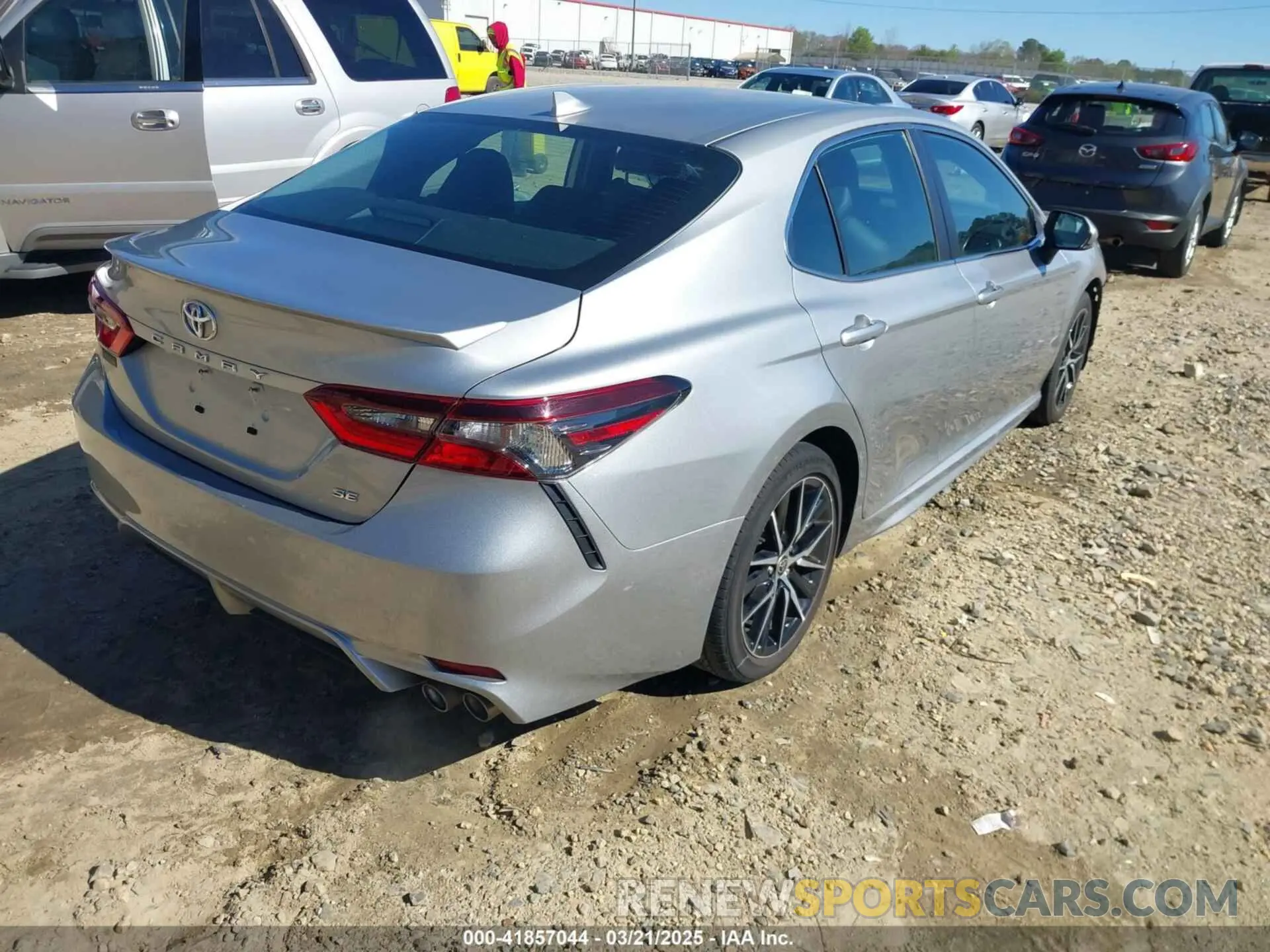 4 fotografías del automóvil dañado 4T1S11AK7NU054502 TOYOTA CAMRY 2022