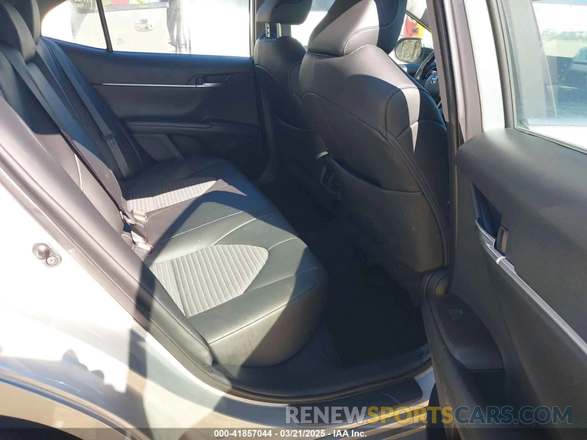 8 fotografías del automóvil dañado 4T1S11AK7NU054502 TOYOTA CAMRY 2022