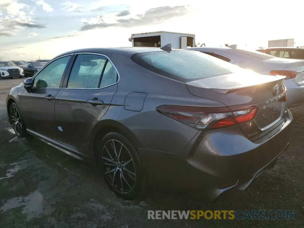 2 fotografías del automóvil dañado 4T1S11AK7NU685380 TOYOTA CAMRY 2022