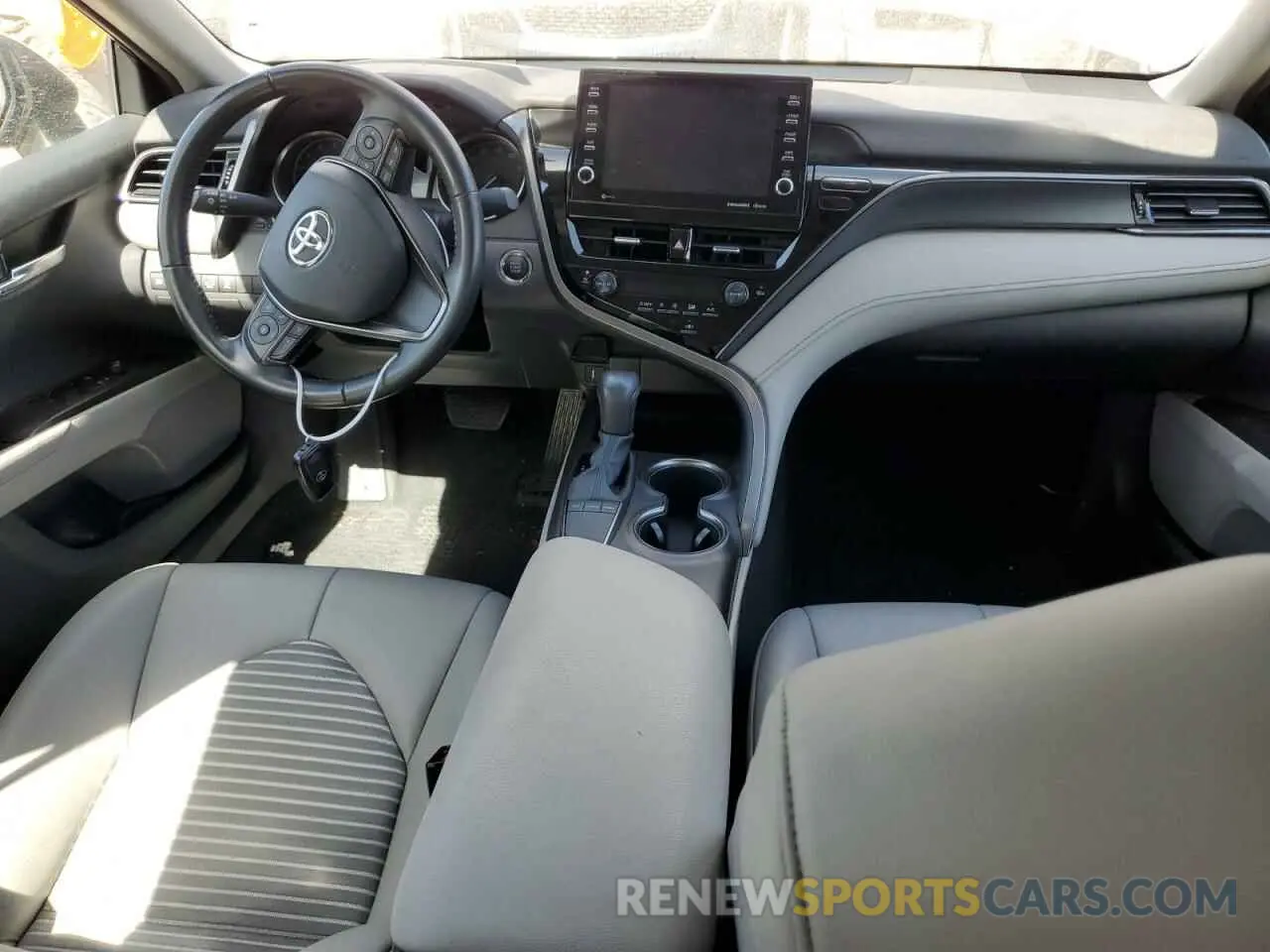 8 fotografías del automóvil dañado 4T1S11AK7NU685380 TOYOTA CAMRY 2022