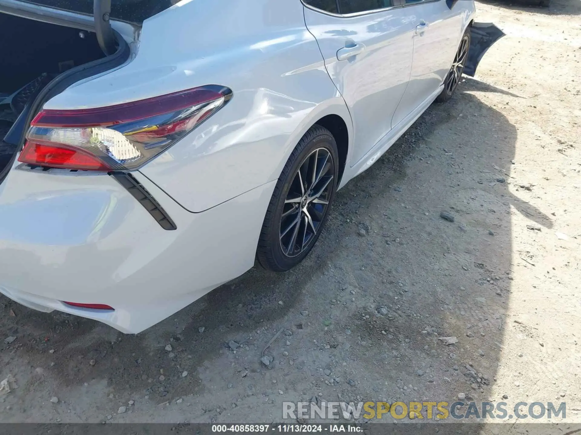 19 fotografías del automóvil dañado 4T1S11AKXNU046166 TOYOTA CAMRY 2022
