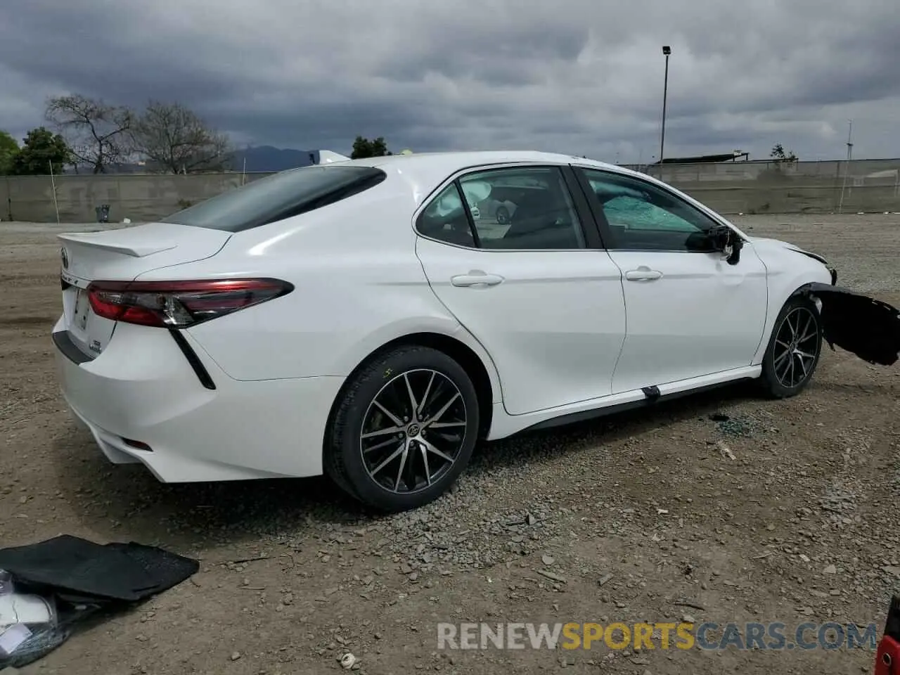 3 fotografías del automóvil dañado 4T1S31AK0NU578889 TOYOTA CAMRY 2022