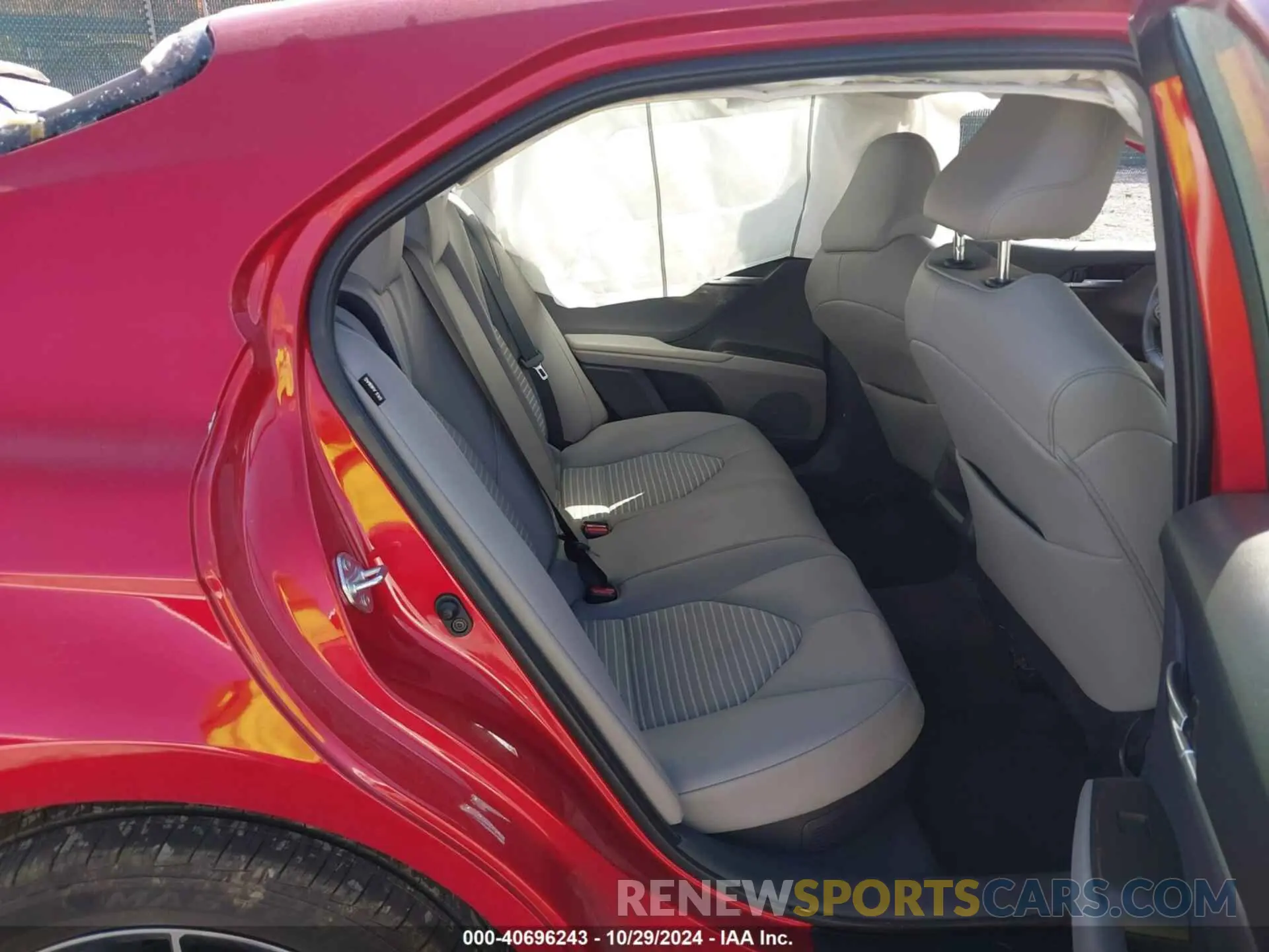 8 fotografías del automóvil dañado 4T1S31AK3NU033611 TOYOTA CAMRY 2022