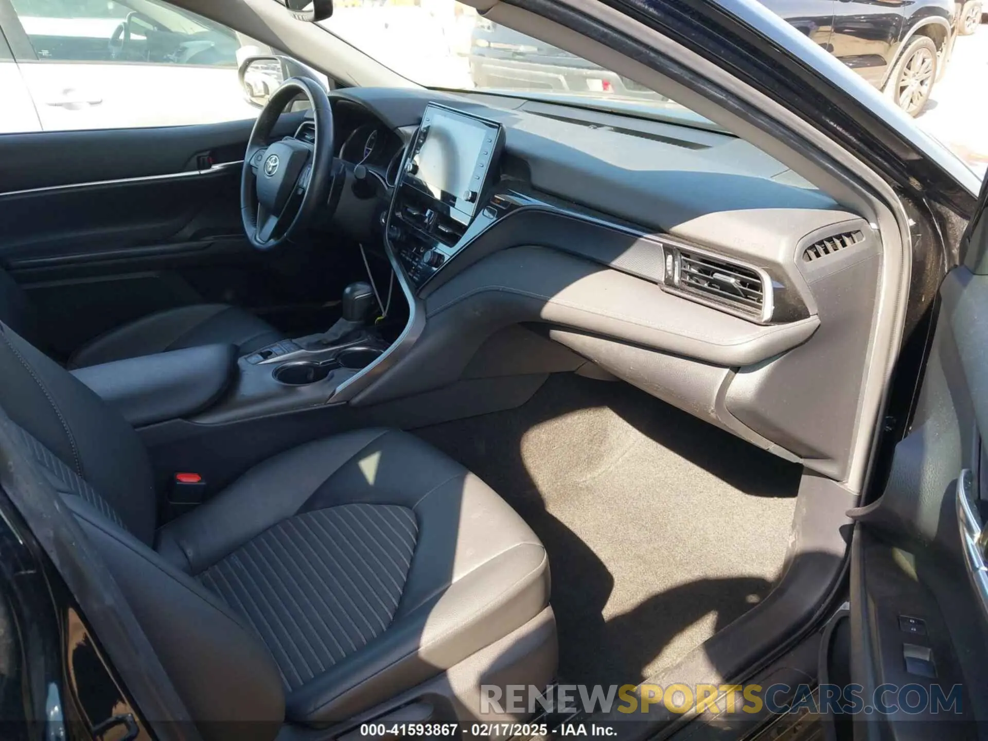 5 fotografías del automóvil dañado 4T1S31AK3NU579003 TOYOTA CAMRY 2022
