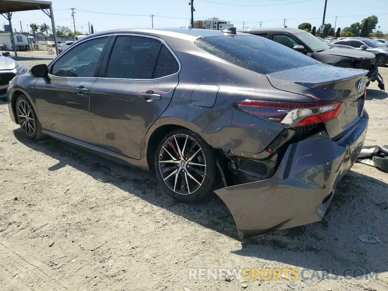 2 fotografías del automóvil dañado 4T1S31AK4NU582069 TOYOTA CAMRY 2022