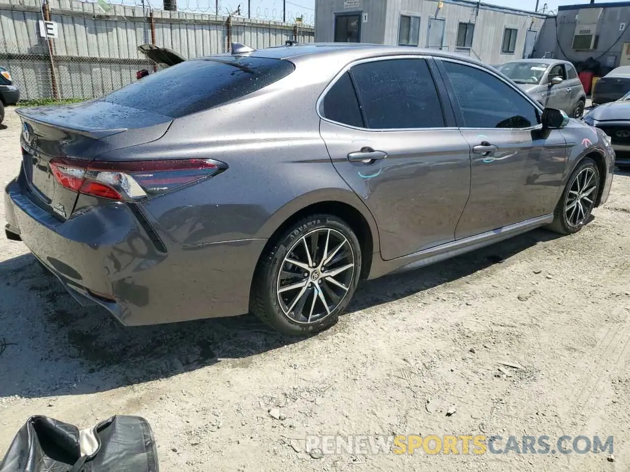 3 fotografías del automóvil dañado 4T1S31AK4NU582069 TOYOTA CAMRY 2022