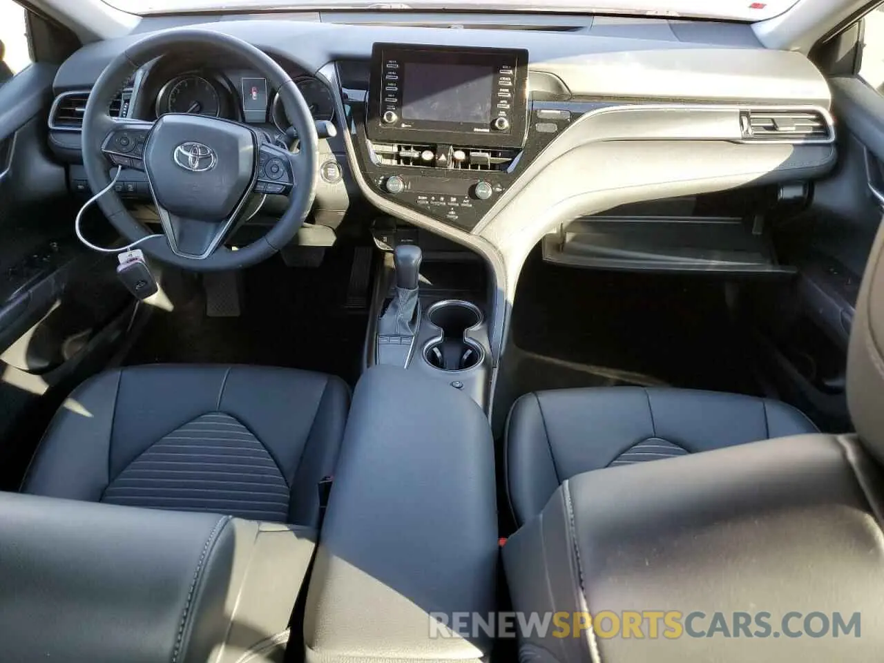 8 fotografías del automóvil dañado 4T1T11AK0NU067371 TOYOTA CAMRY 2022