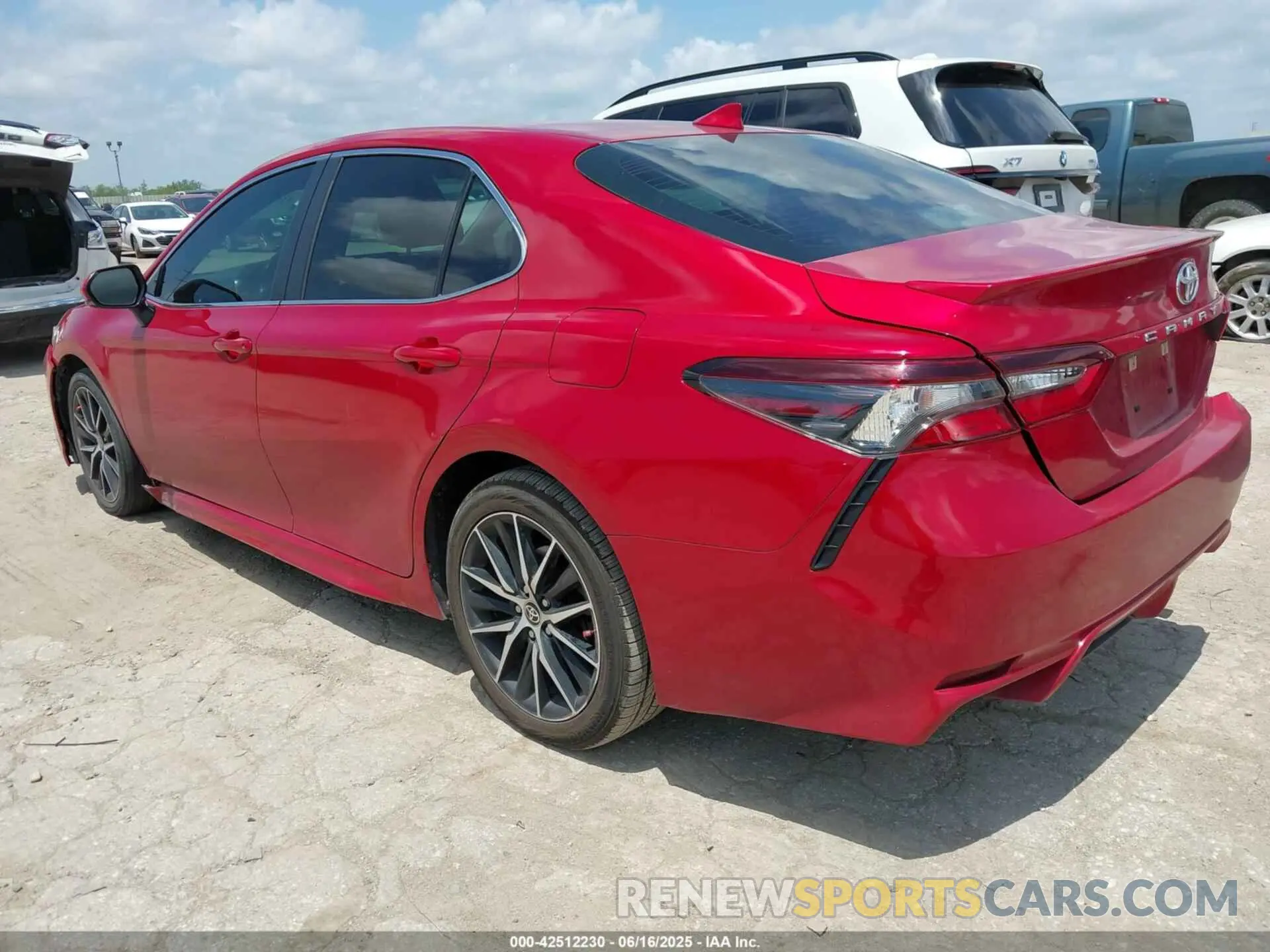 3 fotografías del automóvil dañado 4T1T11AK0NU498938 TOYOTA CAMRY 2022