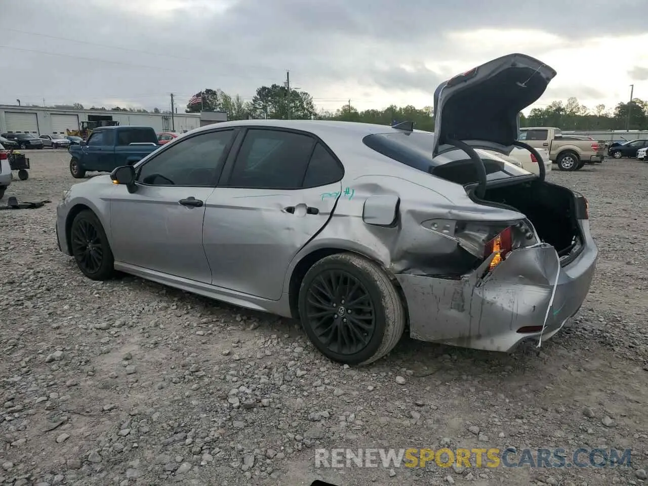 2 fotografías del automóvil dañado 4T1T11AK1NU047209 TOYOTA CAMRY 2022