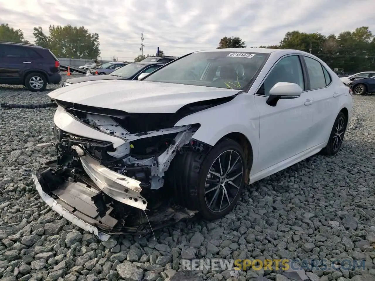 2 fotografías del automóvil dañado 4T1T11AK1NU620965 TOYOTA CAMRY 2022