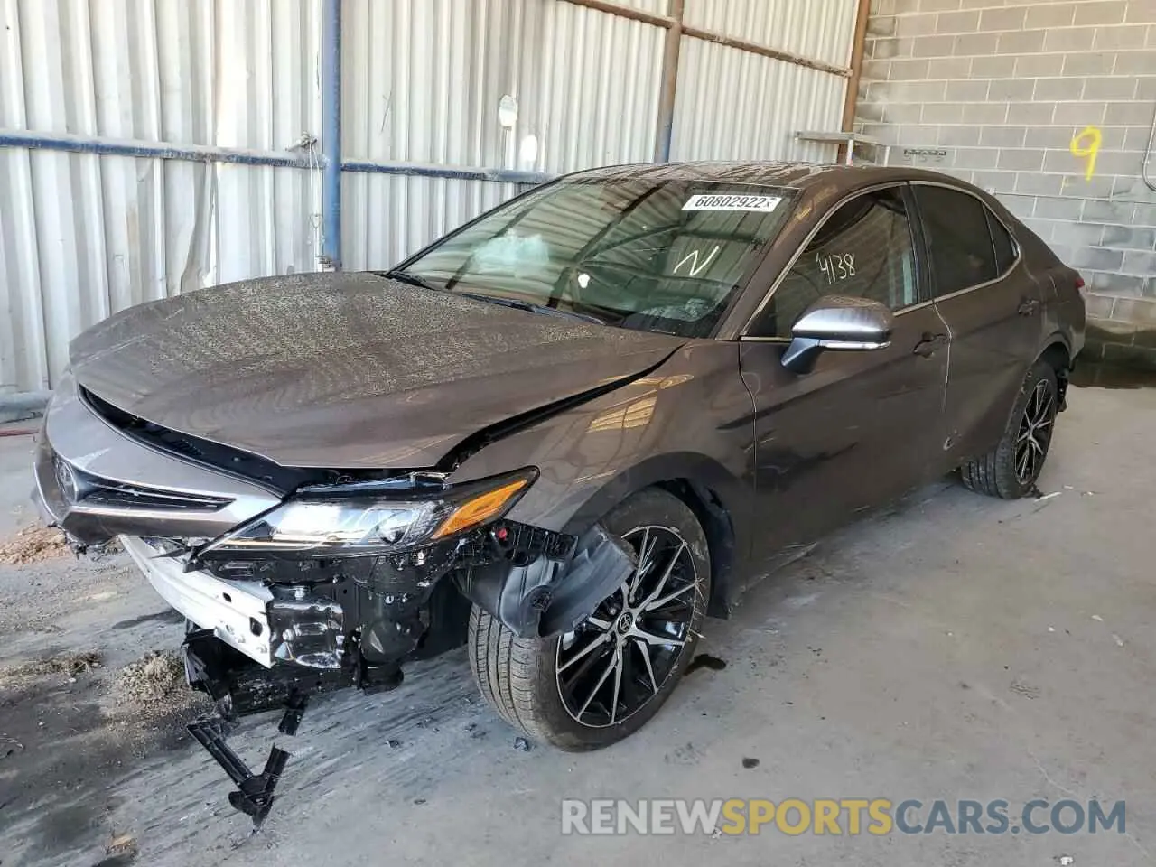 2 fotografías del automóvil dañado 4T1T11AK1NU699991 TOYOTA CAMRY 2022