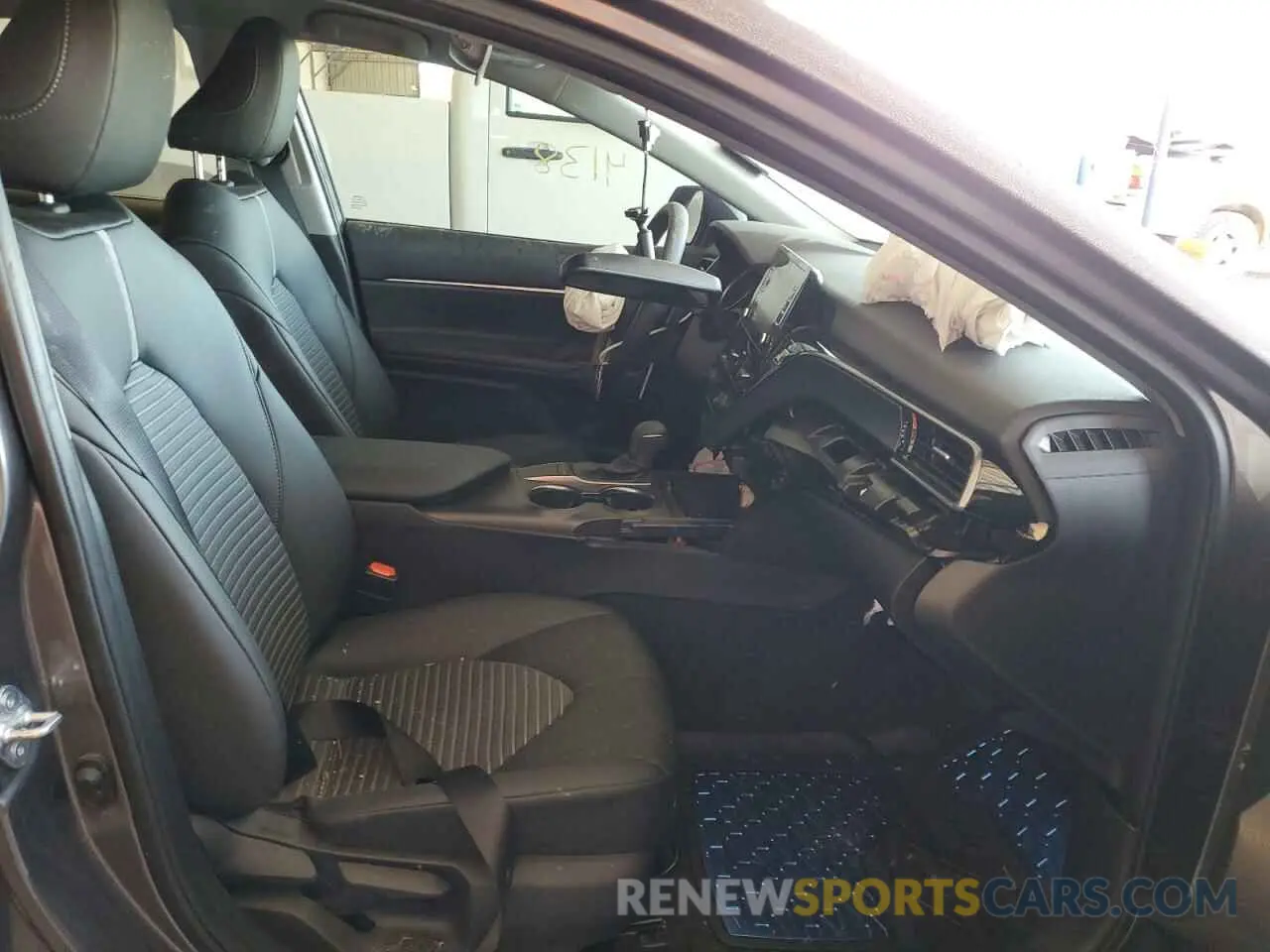 5 fotografías del automóvil dañado 4T1T11AK1NU699991 TOYOTA CAMRY 2022