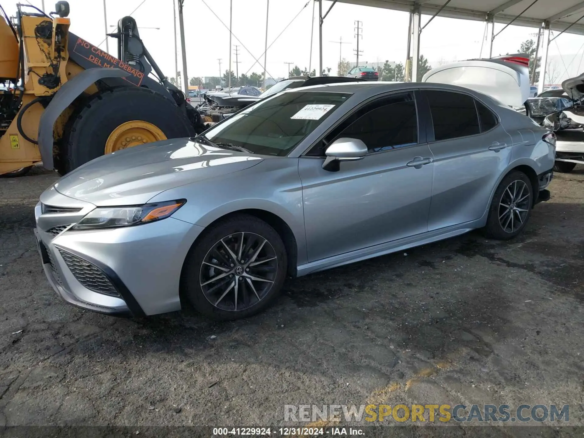 2 fotografías del automóvil dañado 4T1T11AK1NU702002 TOYOTA CAMRY 2022