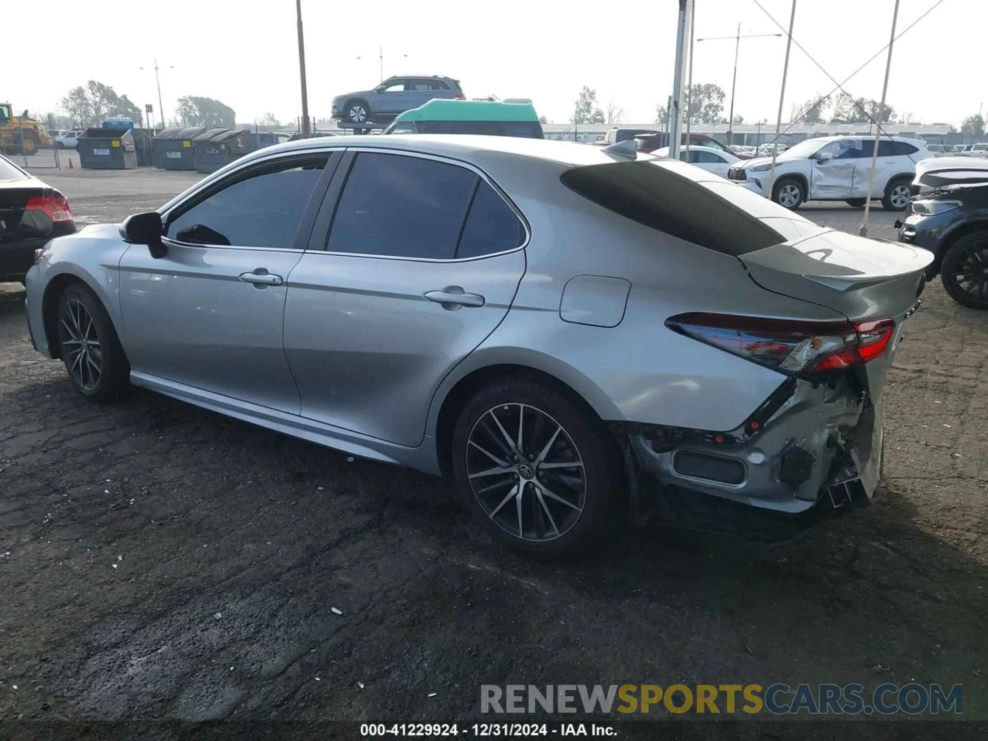 3 fotografías del automóvil dañado 4T1T11AK1NU702002 TOYOTA CAMRY 2022