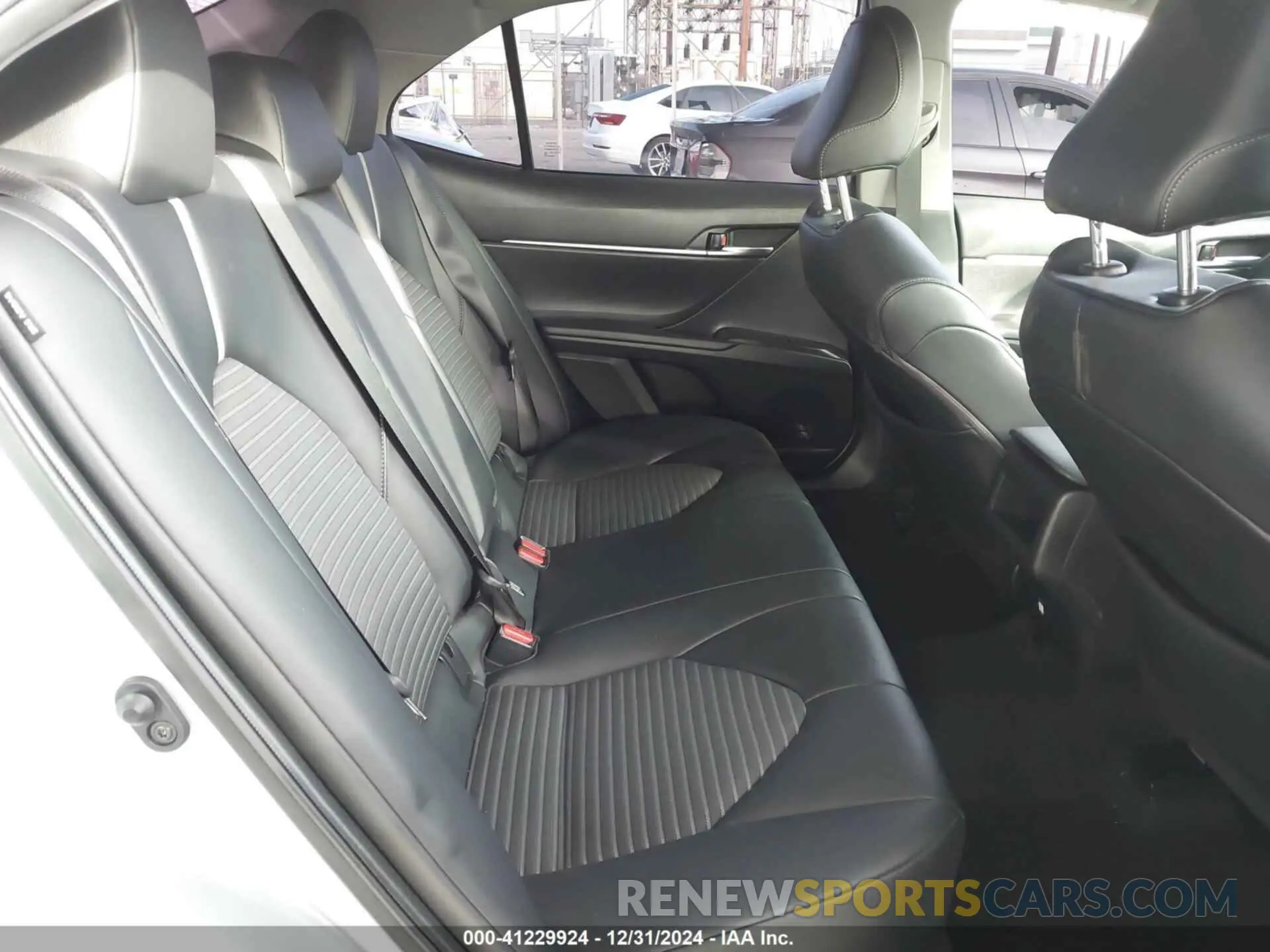 8 fotografías del automóvil dañado 4T1T11AK1NU702002 TOYOTA CAMRY 2022