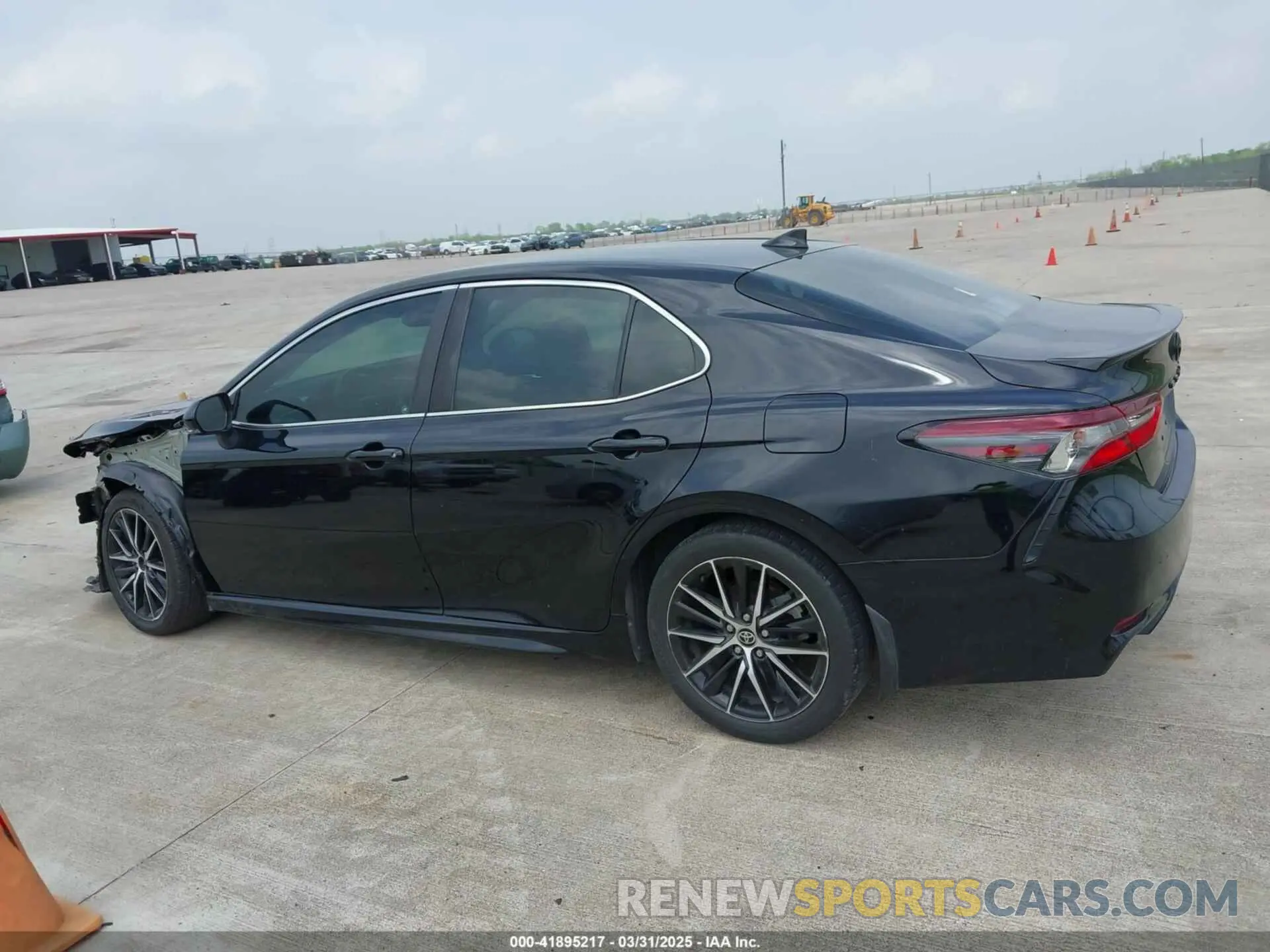 14 fotografías del automóvil dañado 4T1T11AK3NU016933 TOYOTA CAMRY 2022