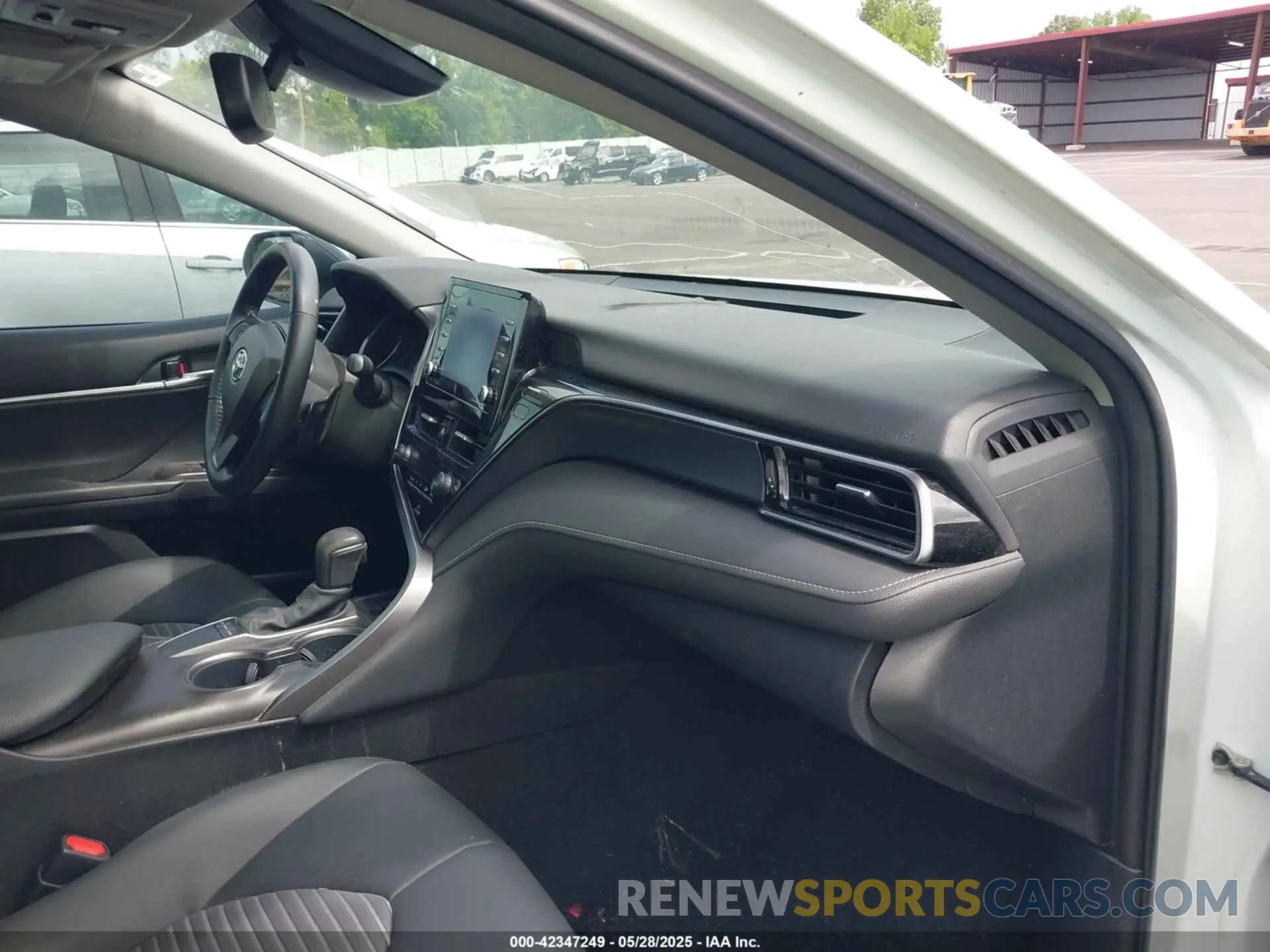 5 fotografías del automóvil dañado 4T1T11AK3NU066747 TOYOTA CAMRY 2022