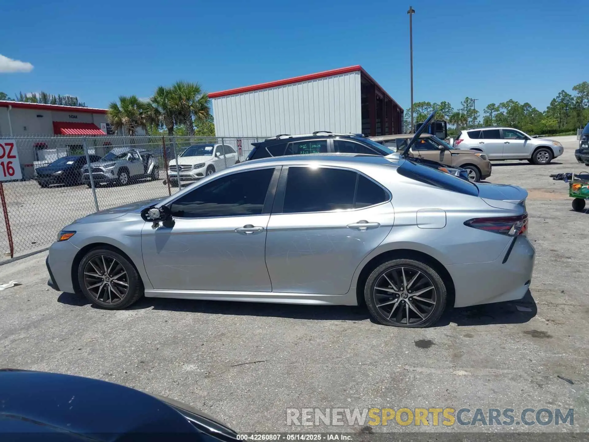 15 fotografías del automóvil dañado 4T1T11AK3NU622393 TOYOTA CAMRY 2022