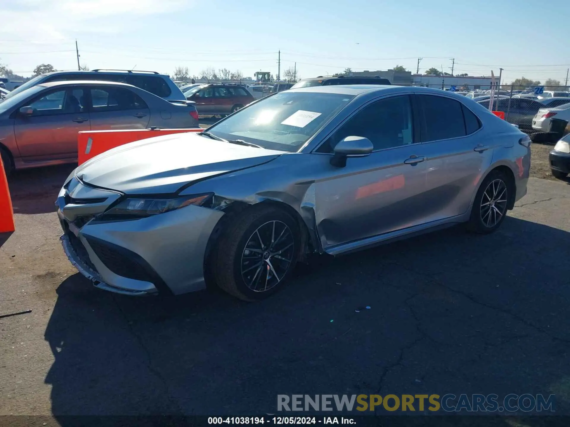 2 fotografías del automóvil dañado 4T1T11AK3NU630736 TOYOTA CAMRY 2022