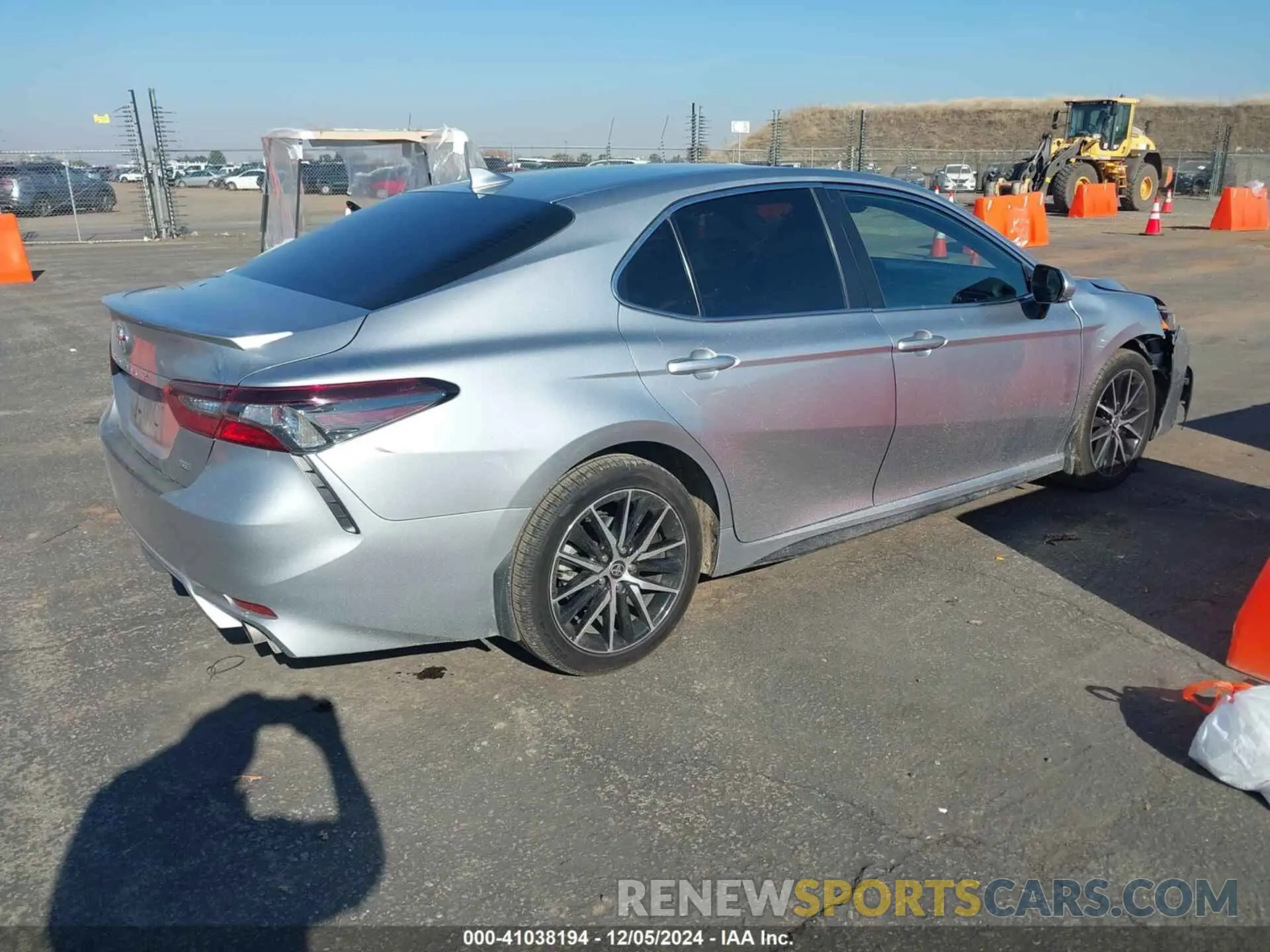 4 fotografías del automóvil dañado 4T1T11AK3NU630736 TOYOTA CAMRY 2022