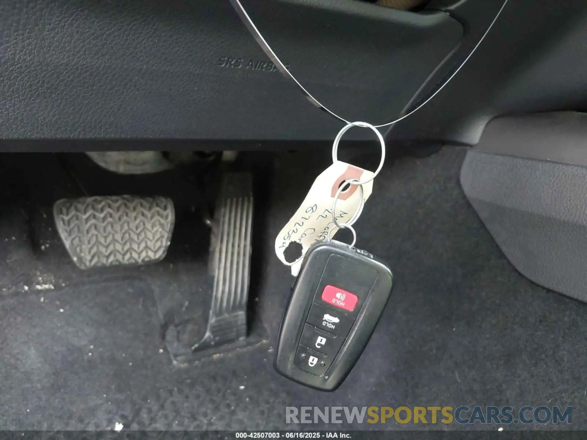11 fotografías del automóvil dañado 4T1T11AK4NU013779 TOYOTA CAMRY 2022