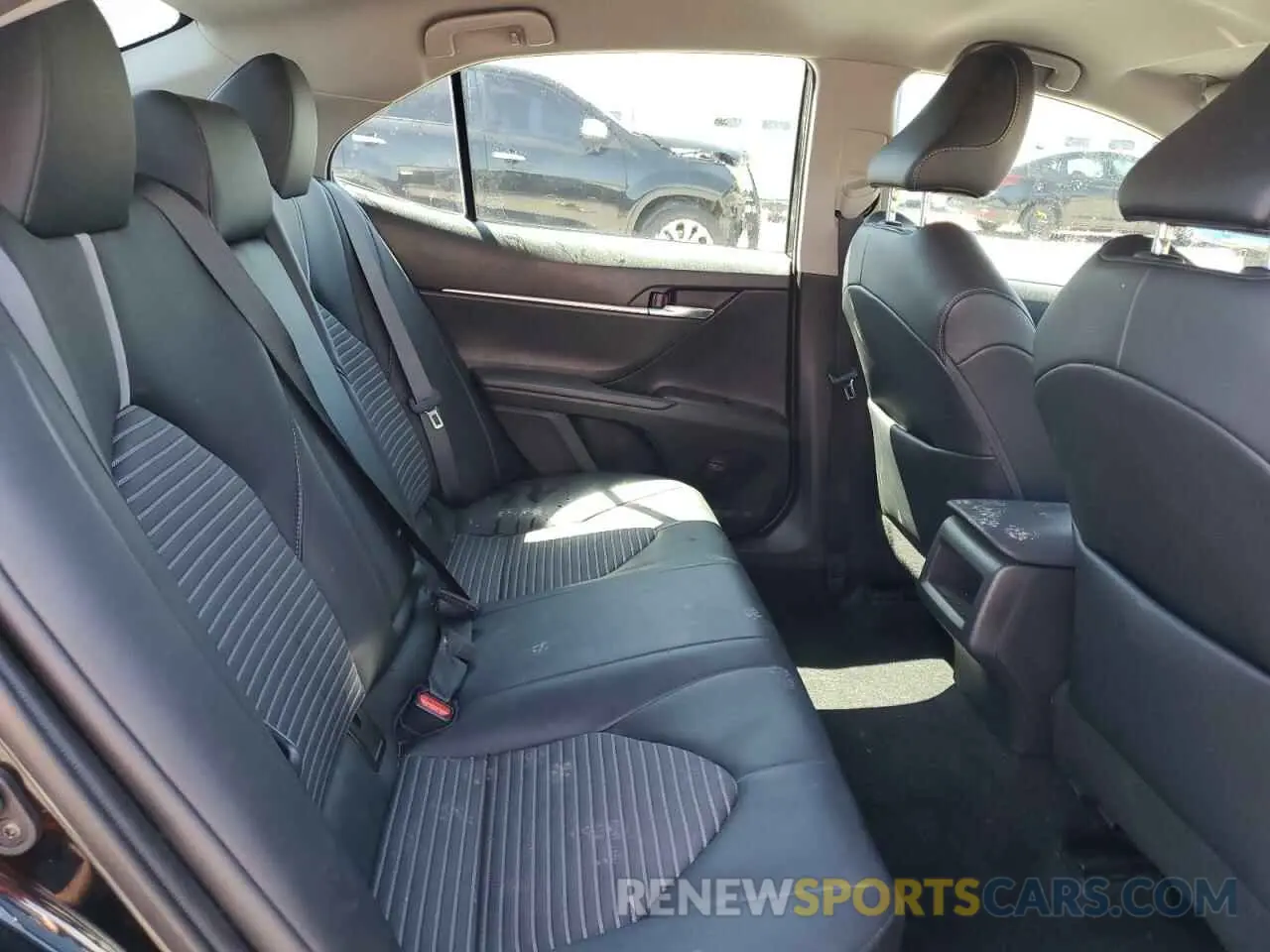10 fotografías del automóvil dañado 4T1T11AK4NU045325 TOYOTA CAMRY 2022