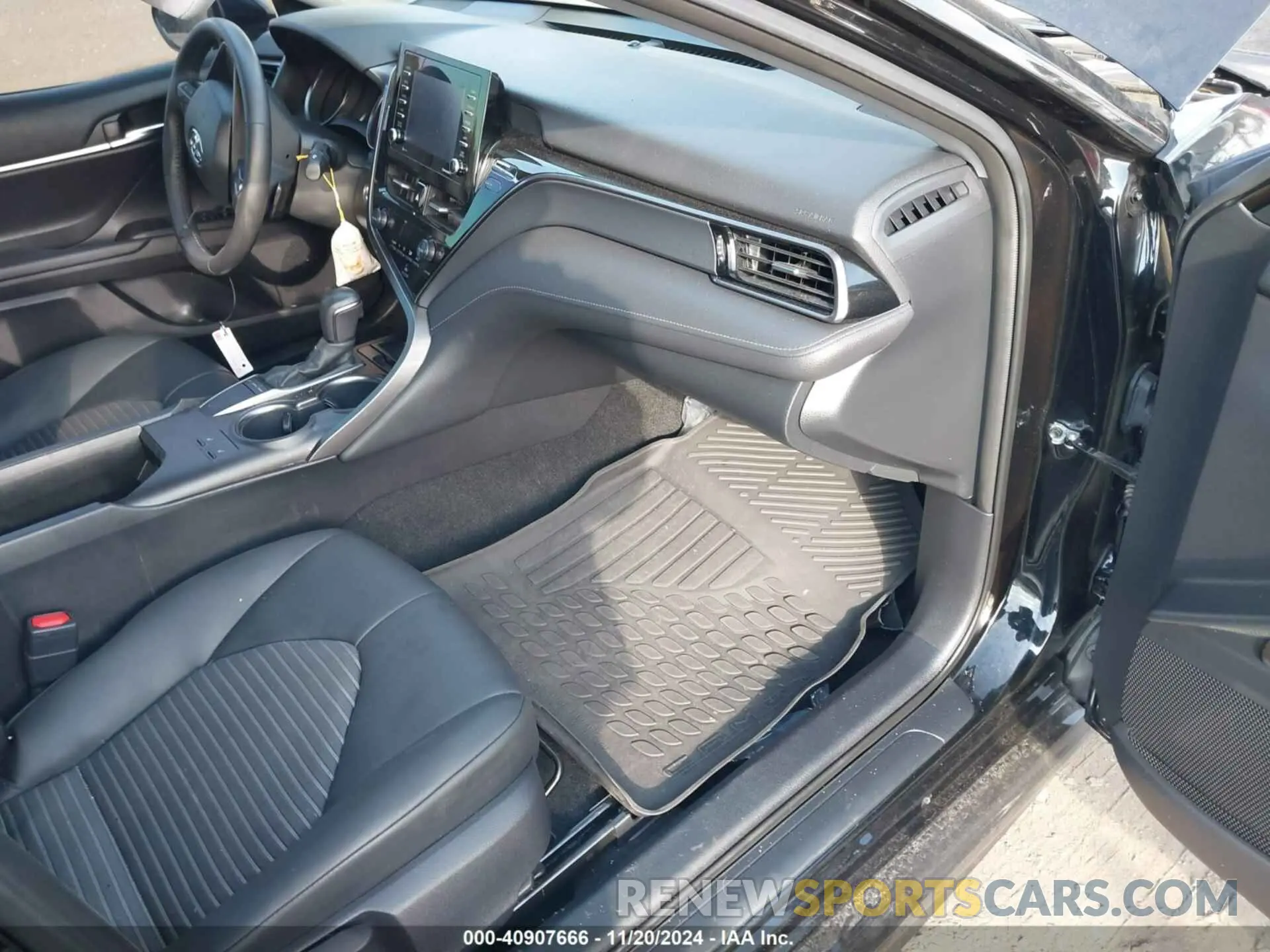 5 fotografías del automóvil dañado 4T1T11AK4NU048550 TOYOTA CAMRY 2022