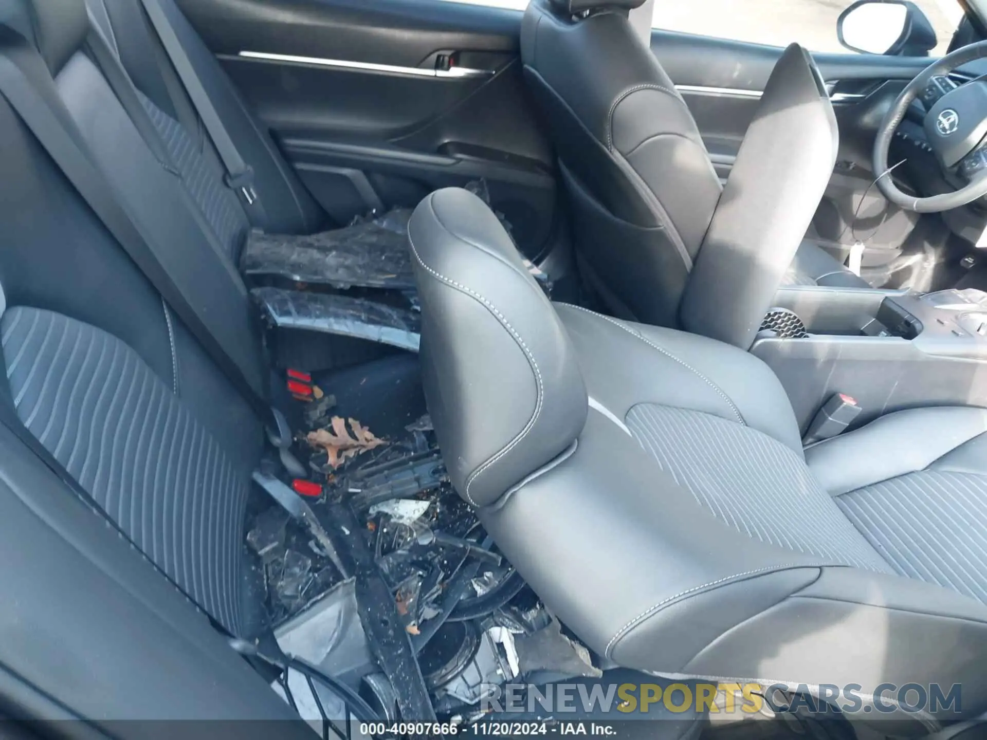 8 fotografías del automóvil dañado 4T1T11AK4NU048550 TOYOTA CAMRY 2022