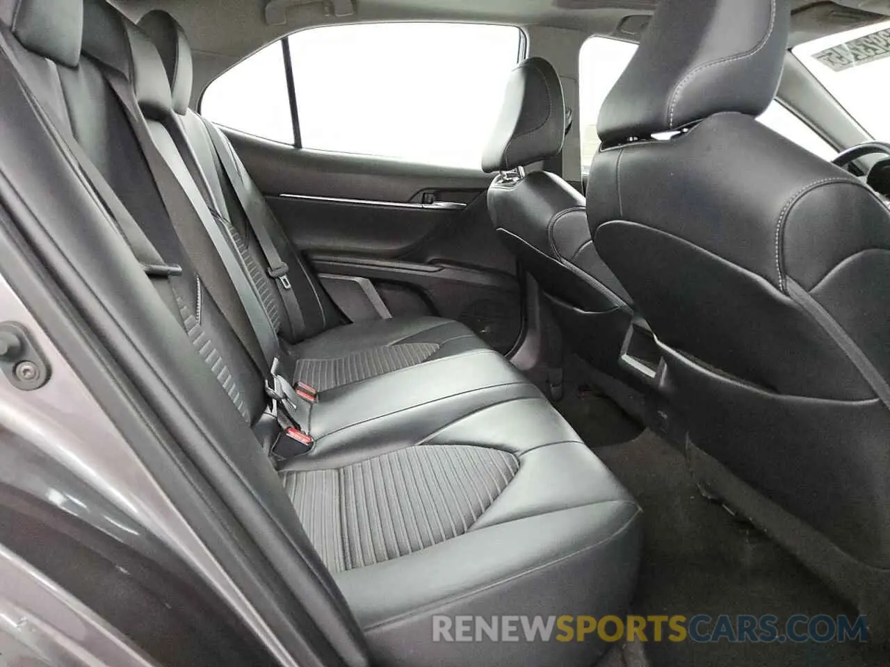 10 fotografías del automóvil dañado 4T1T11AK4NU633449 TOYOTA CAMRY 2022