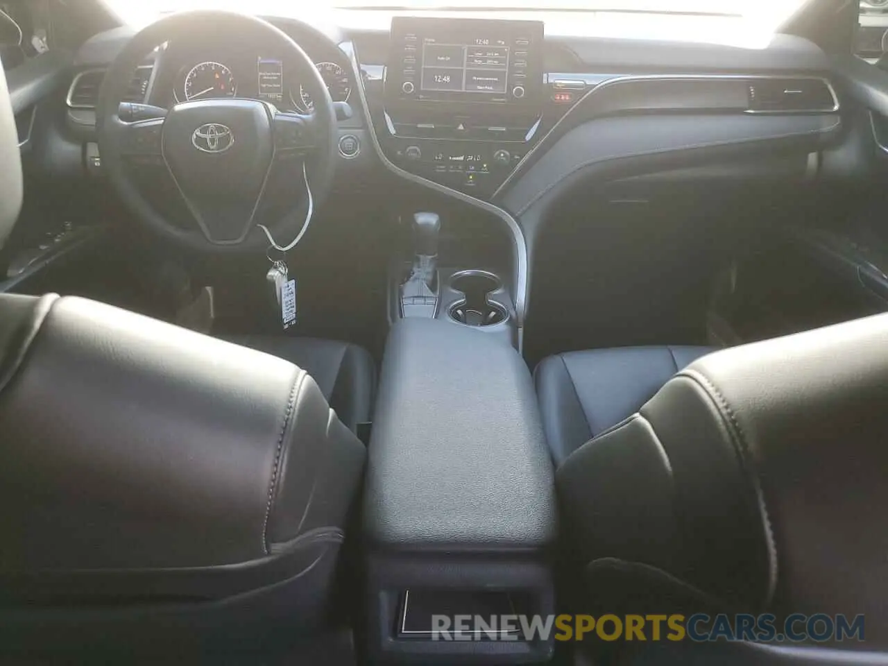 8 fotografías del automóvil dañado 4T1T11AK4NU704875 TOYOTA CAMRY 2022