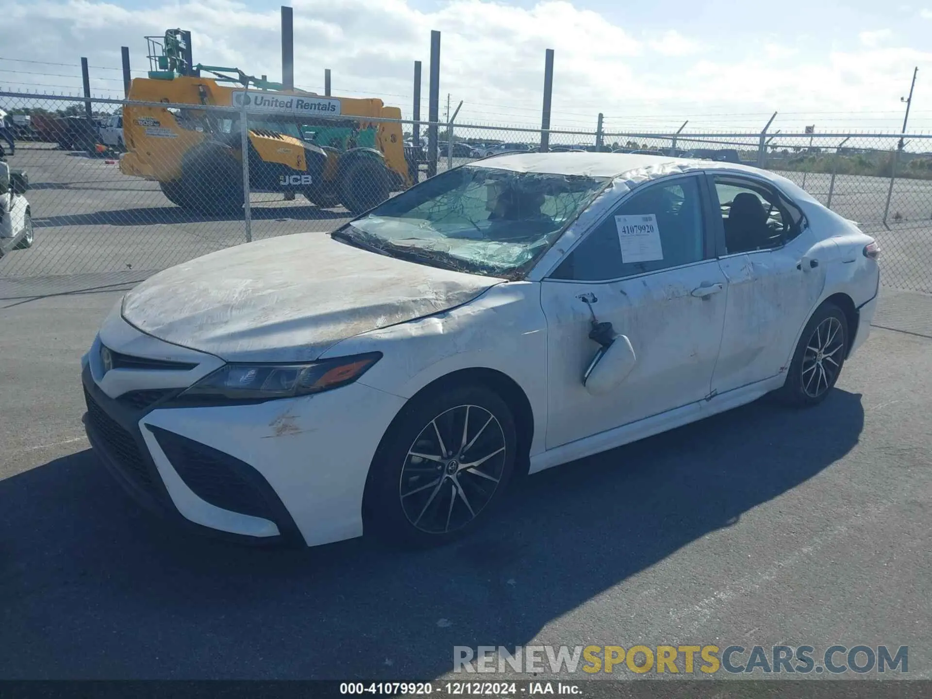 2 fotografías del automóvil dañado 4T1T11AK5NU622198 TOYOTA CAMRY 2022