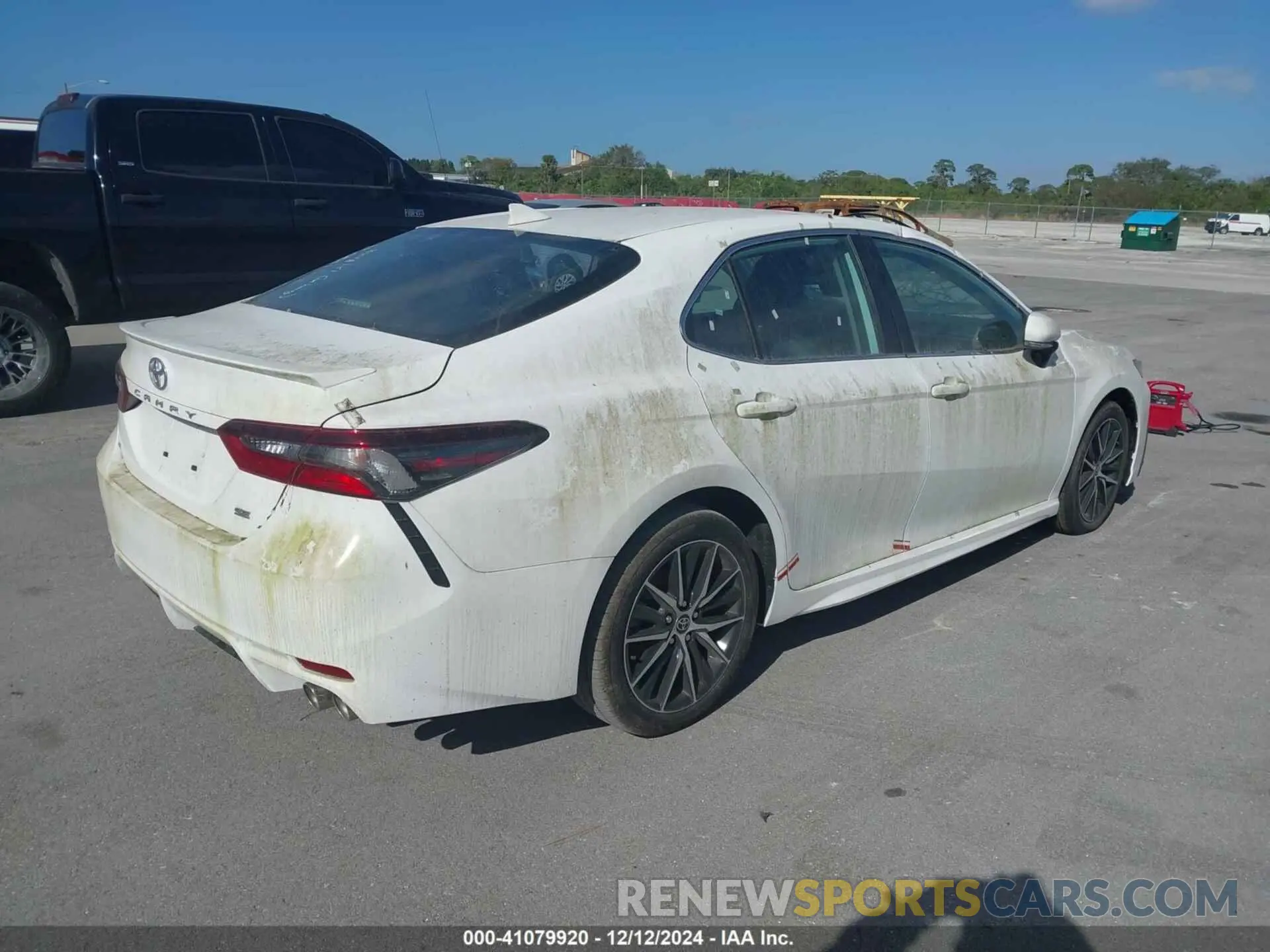 4 fotografías del automóvil dañado 4T1T11AK5NU622198 TOYOTA CAMRY 2022