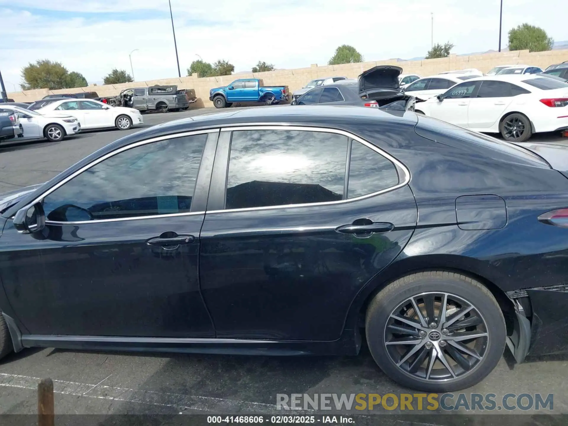 14 fotografías del automóvil dañado 4T1T11AK5NU625473 TOYOTA CAMRY 2022