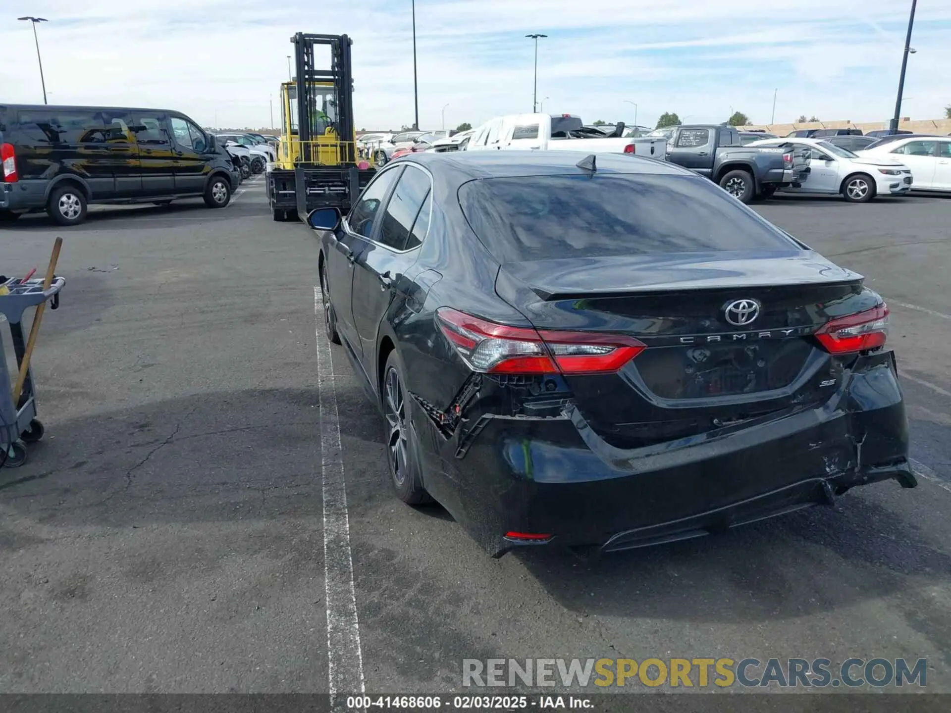 3 fotografías del automóvil dañado 4T1T11AK5NU625473 TOYOTA CAMRY 2022