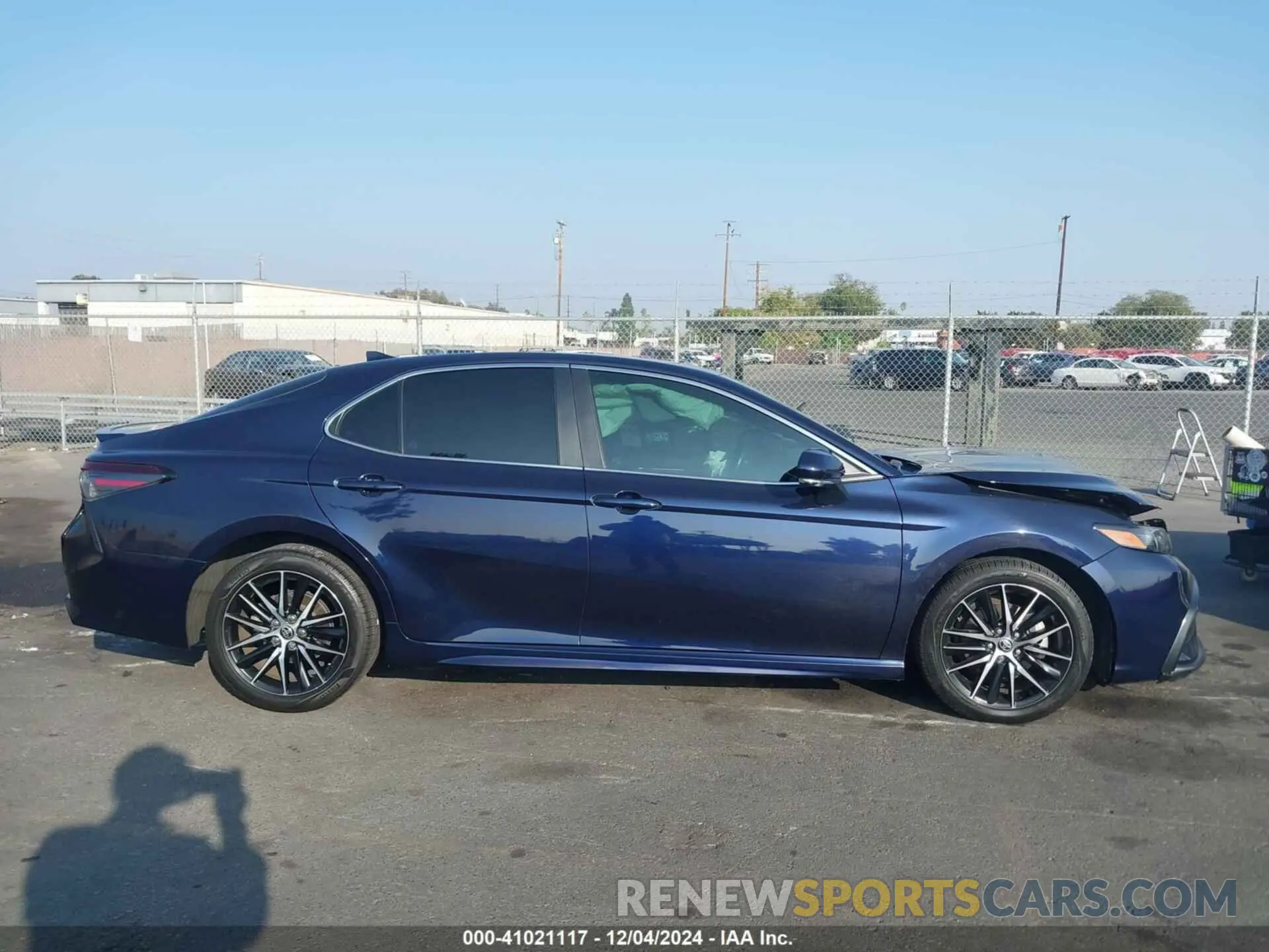 12 fotografías del automóvil dañado 4T1T11AK6NU073904 TOYOTA CAMRY 2022