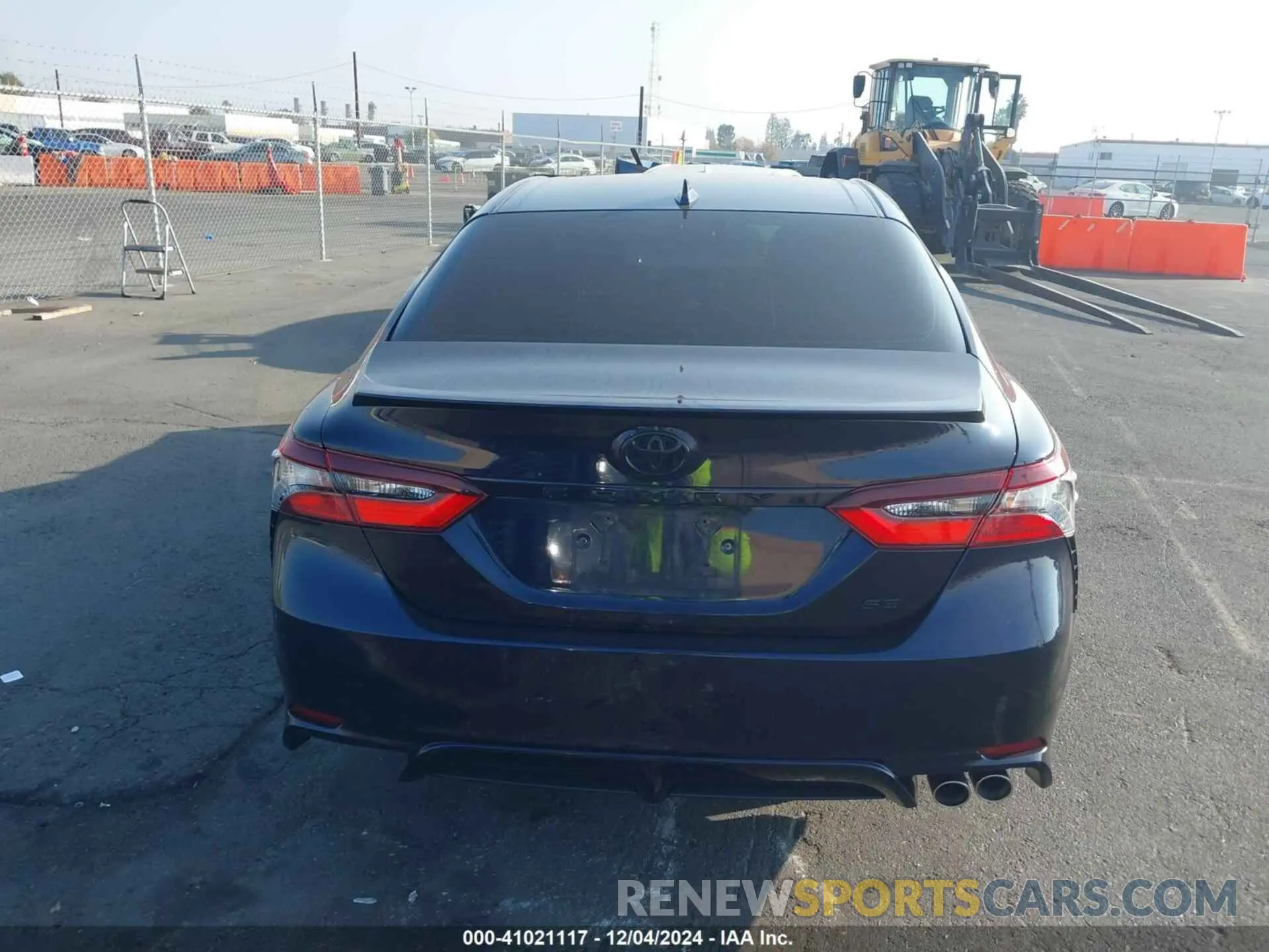 15 fotografías del automóvil dañado 4T1T11AK6NU073904 TOYOTA CAMRY 2022