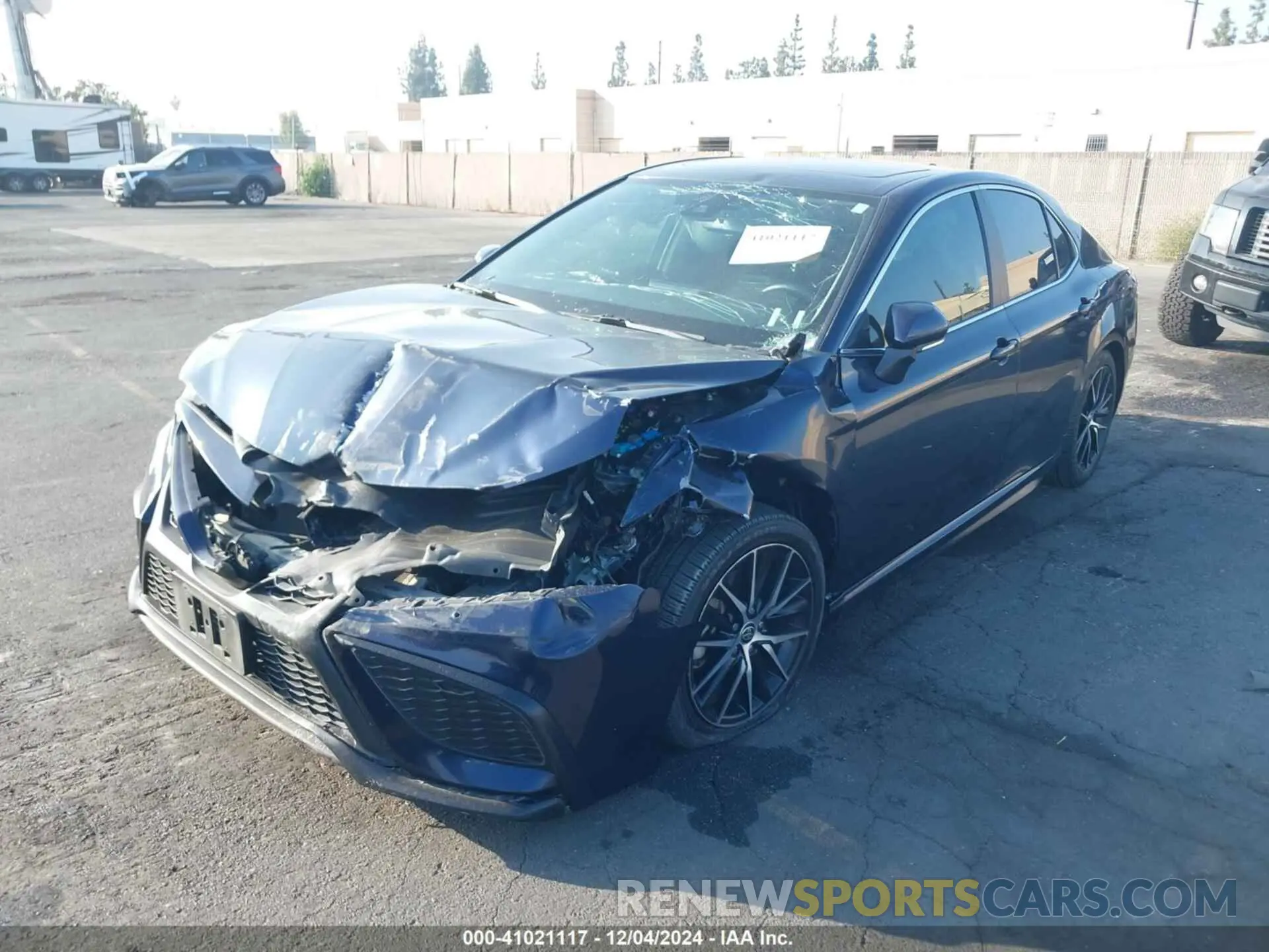 2 fotografías del automóvil dañado 4T1T11AK6NU073904 TOYOTA CAMRY 2022