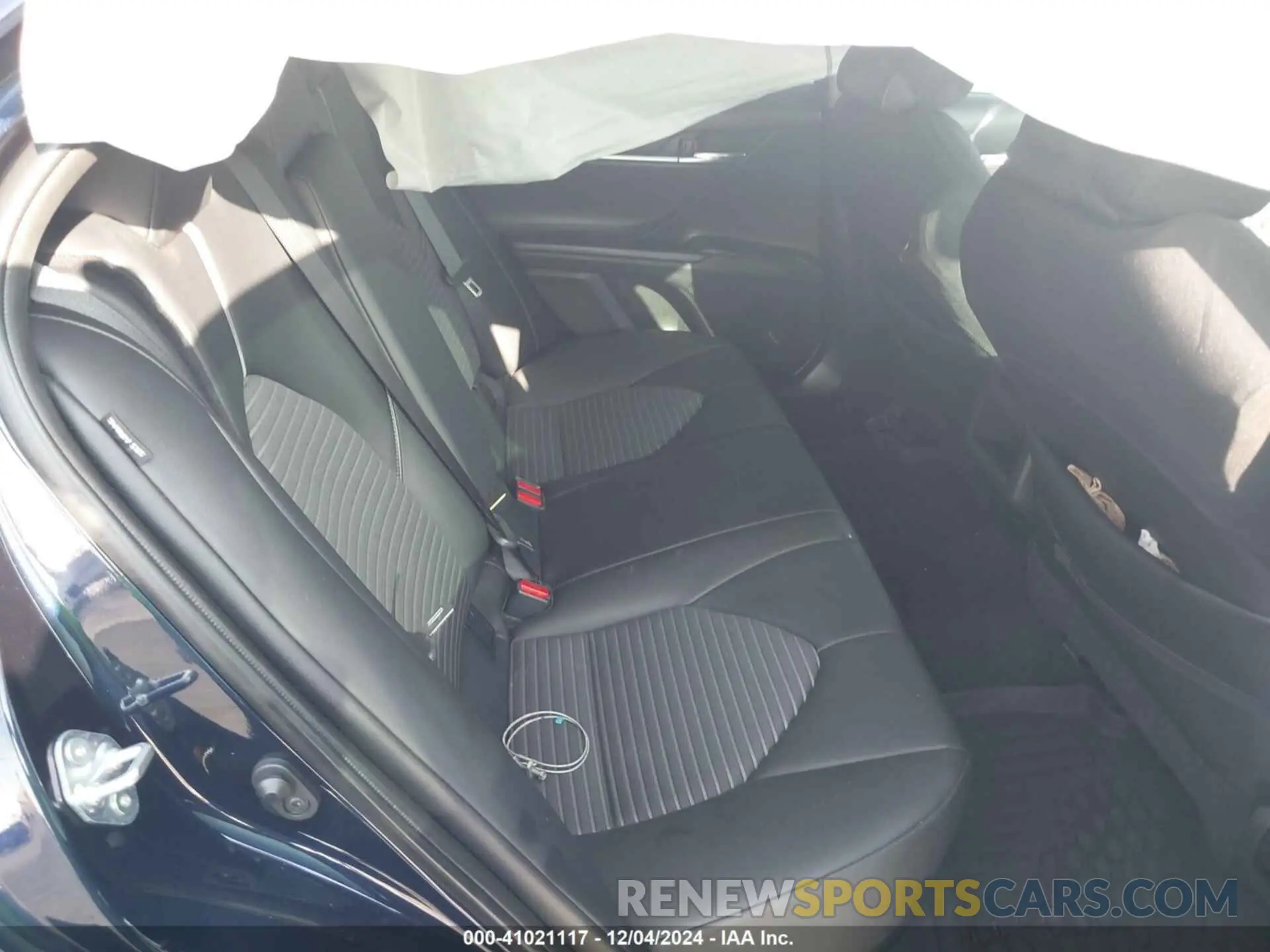 8 fotografías del automóvil dañado 4T1T11AK6NU073904 TOYOTA CAMRY 2022