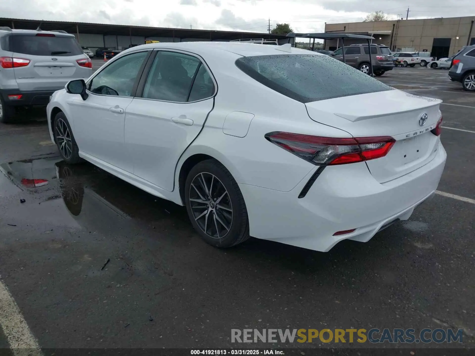 3 fotografías del automóvil dañado 4T1T11AK6NU641990 TOYOTA CAMRY 2022